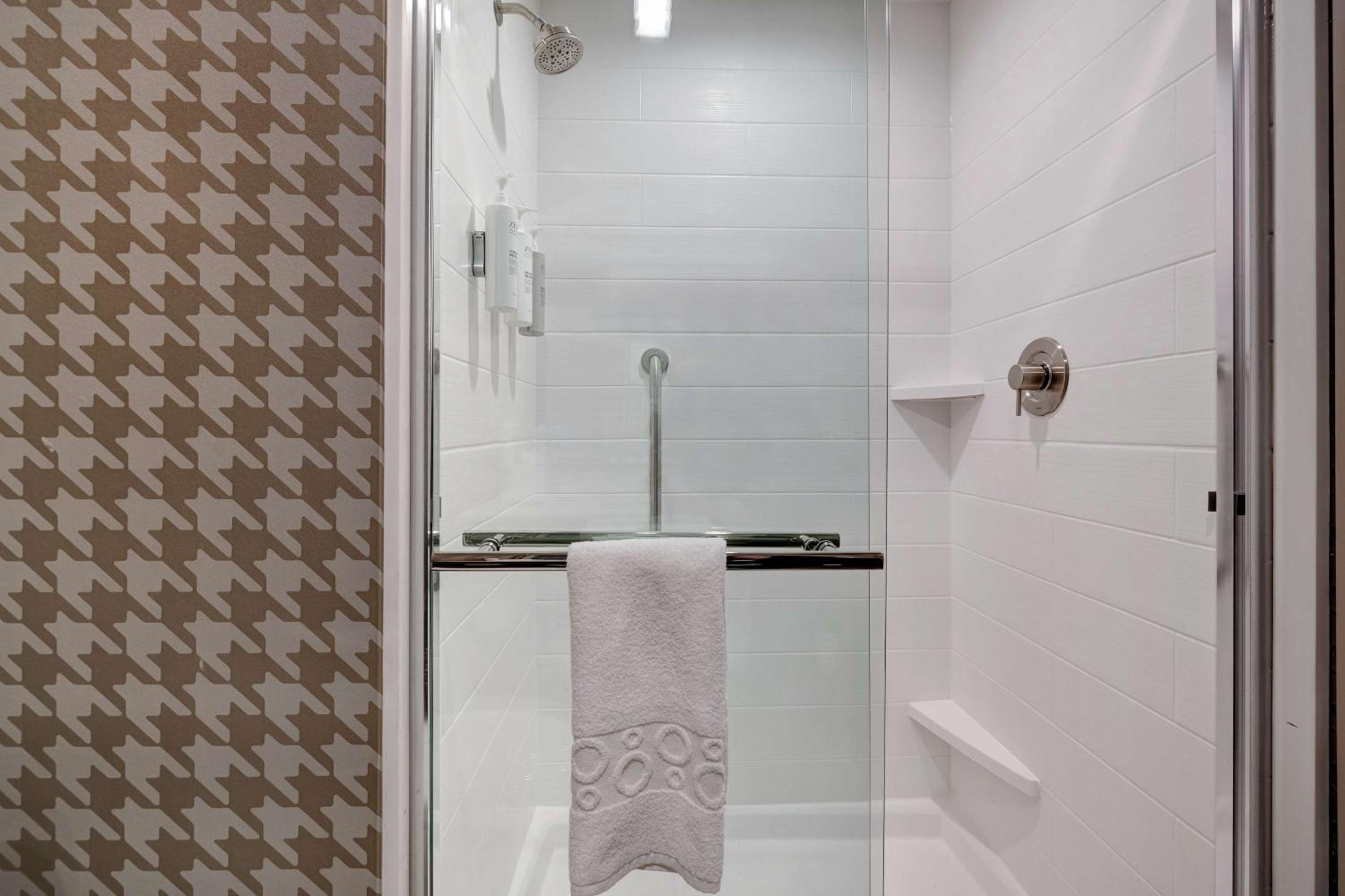 King Studio Suite - Photo 3