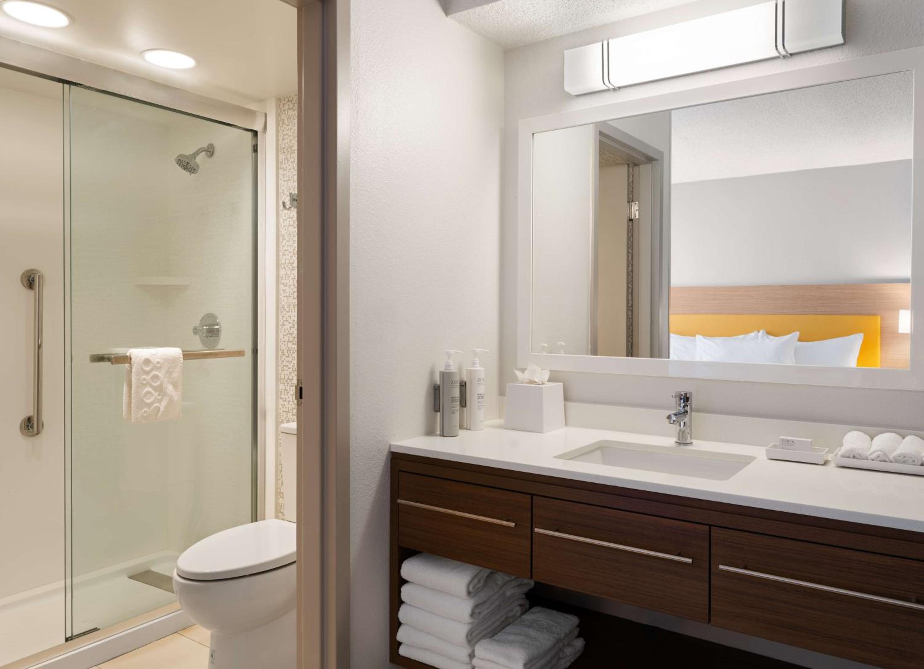 King Studio Suite - Photo 2