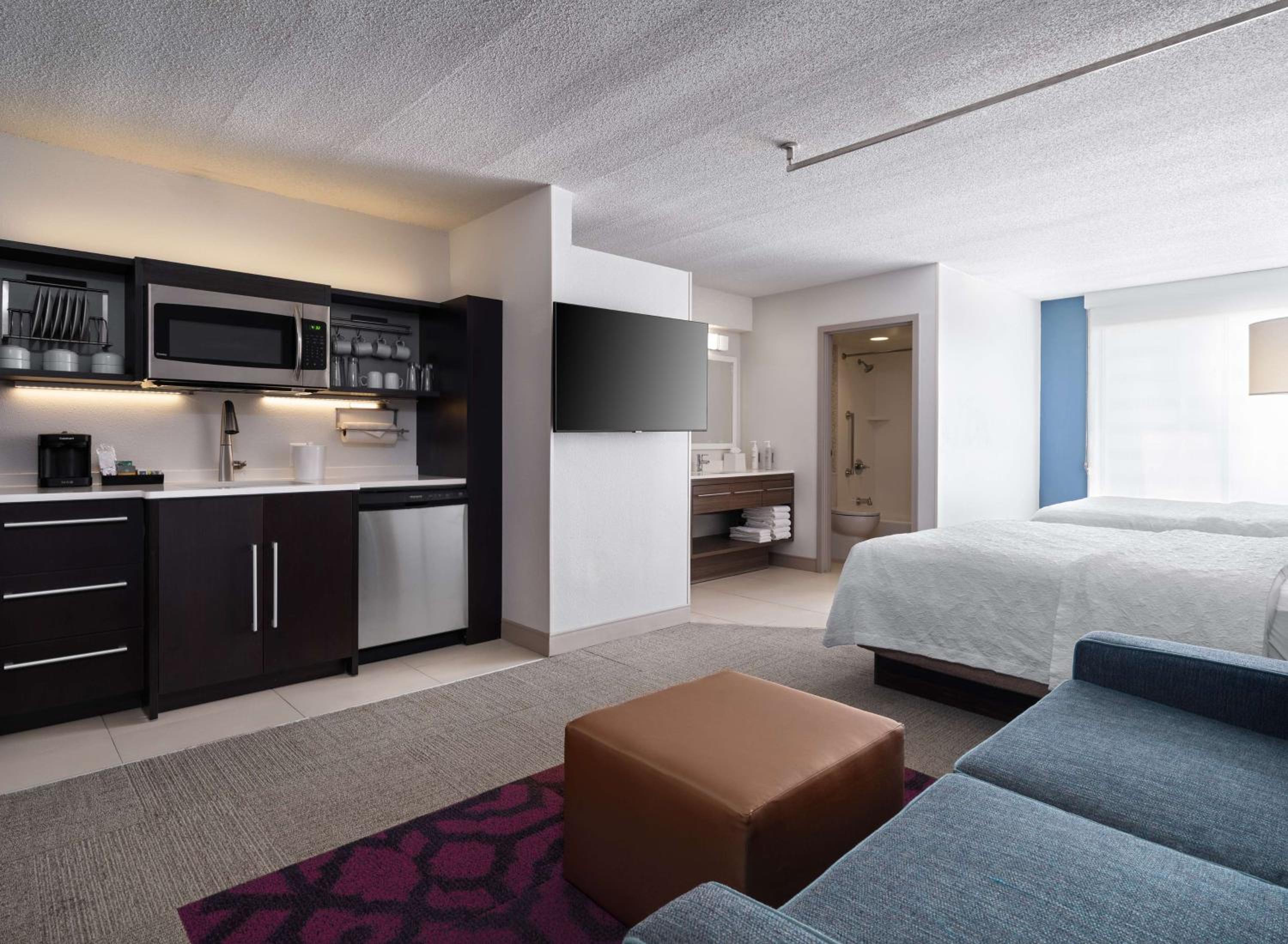 Studio Suite with Two Queen Beds - Photo 5