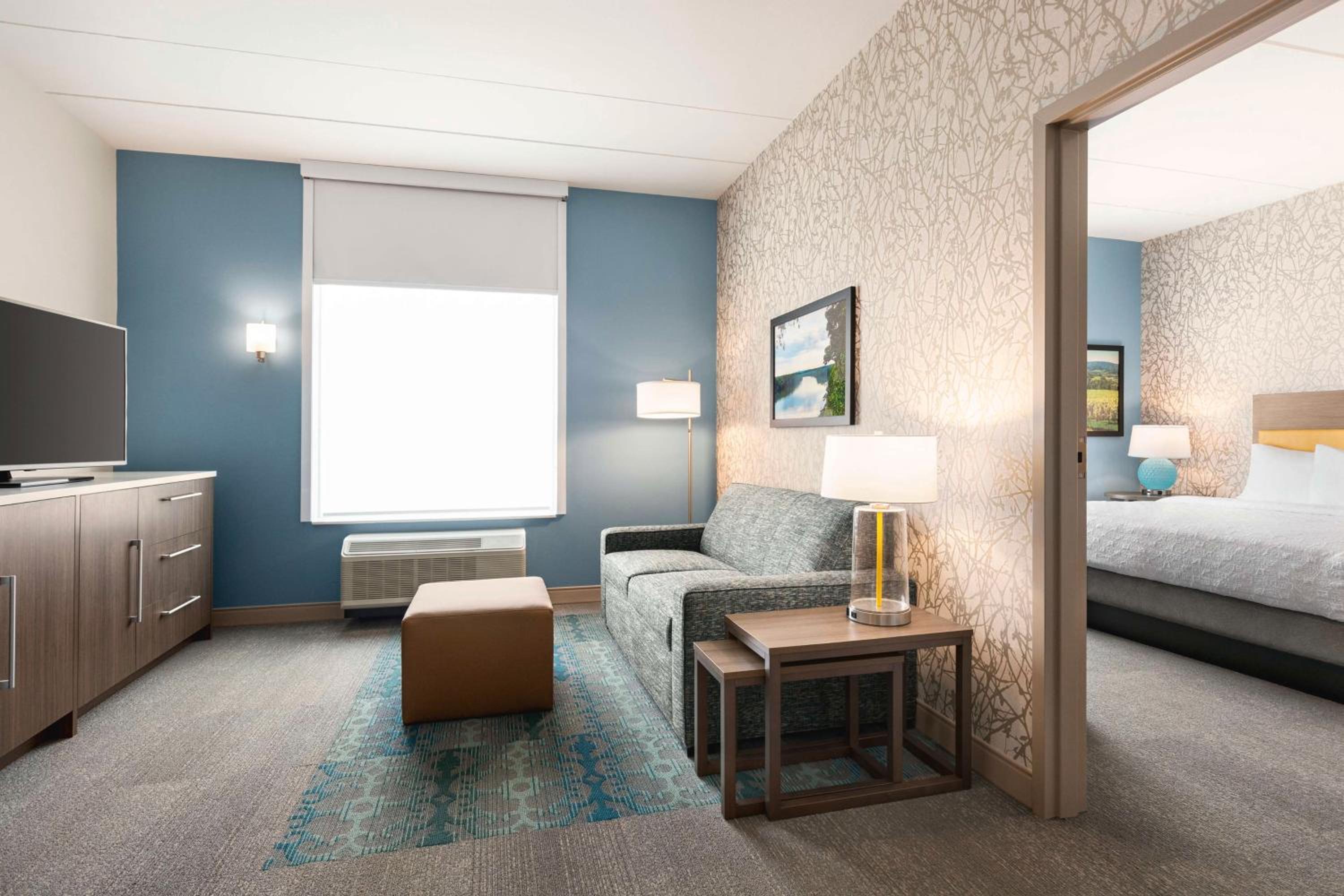 One-Bedroom King Suite - Photo 5