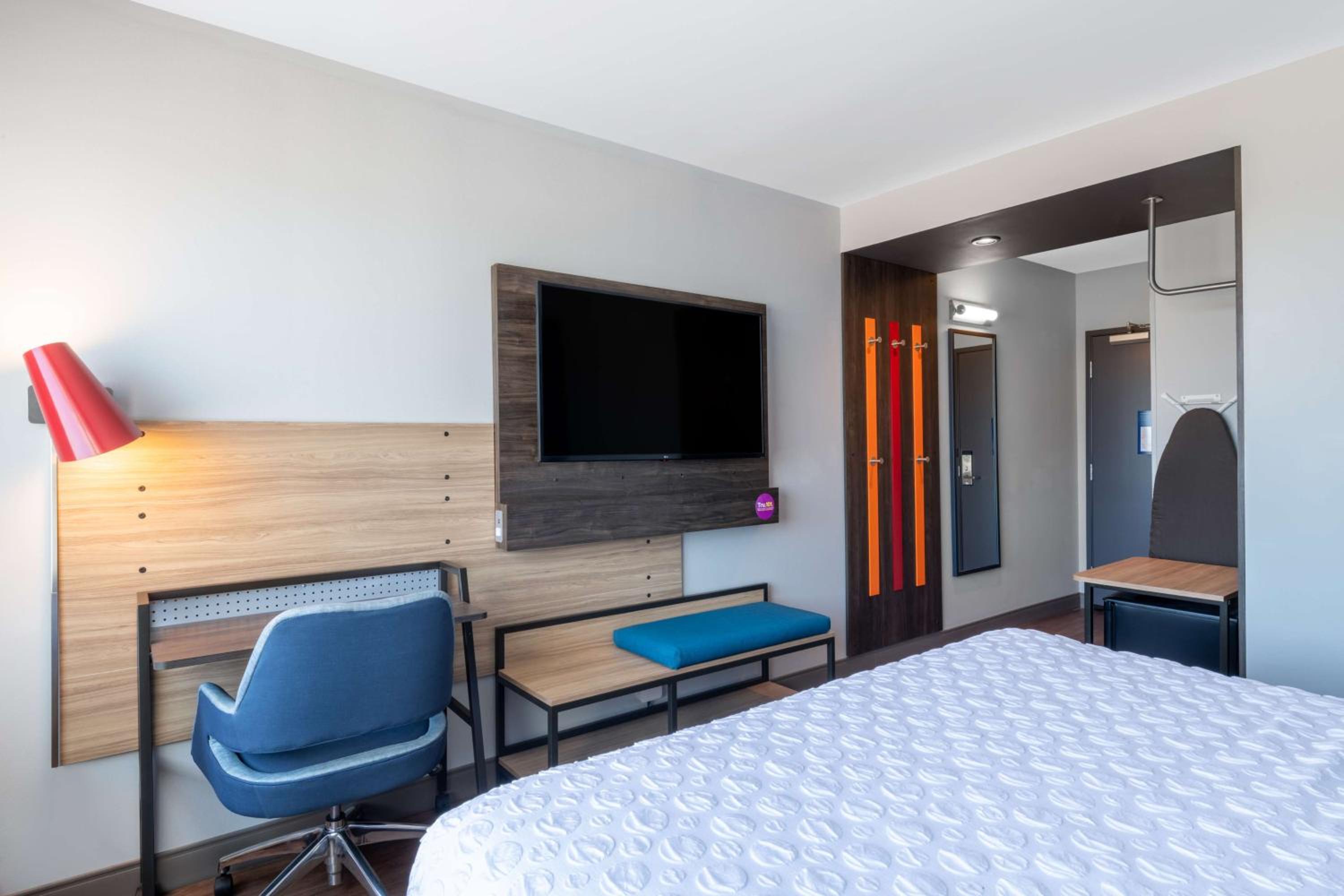 King Room - Hearing Access - Photo 3