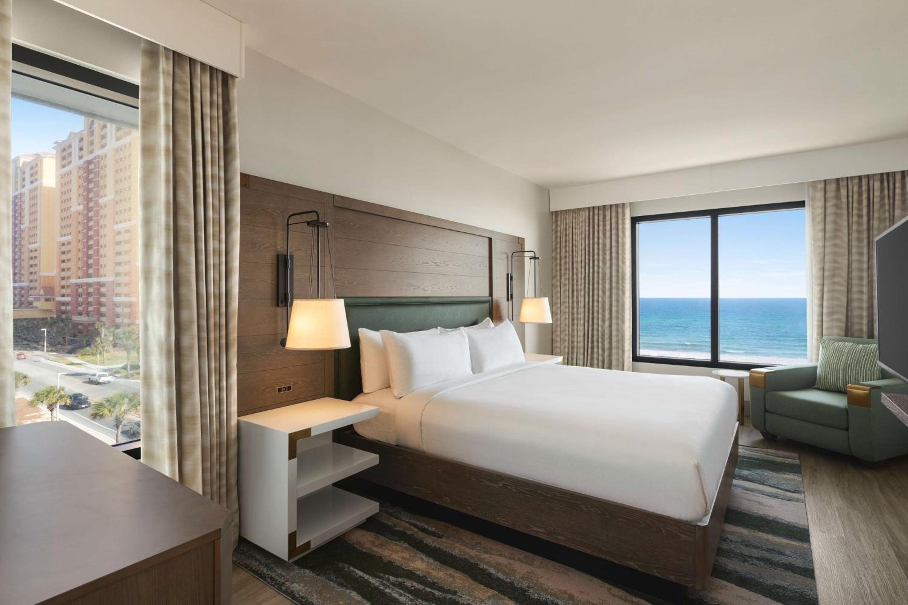 King Suite with Balcony and Shower - Gulf View/Mobility Accessible - Photo 3