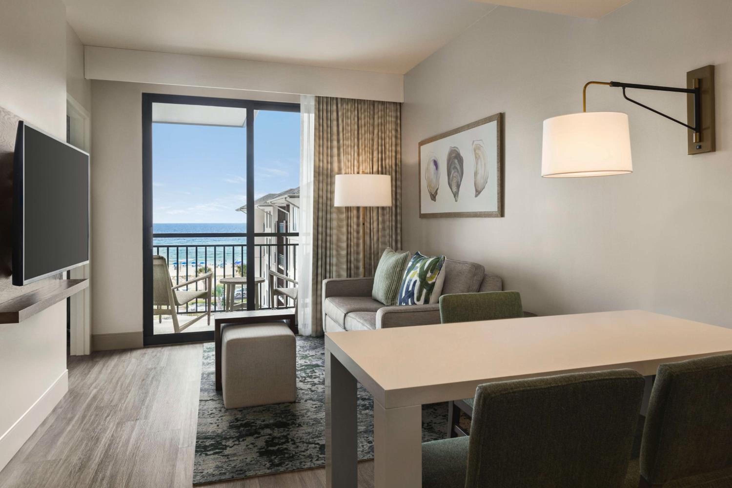One-Bedroom Queen Suite with Two Queen Beds and Gulf View - Photo 3
