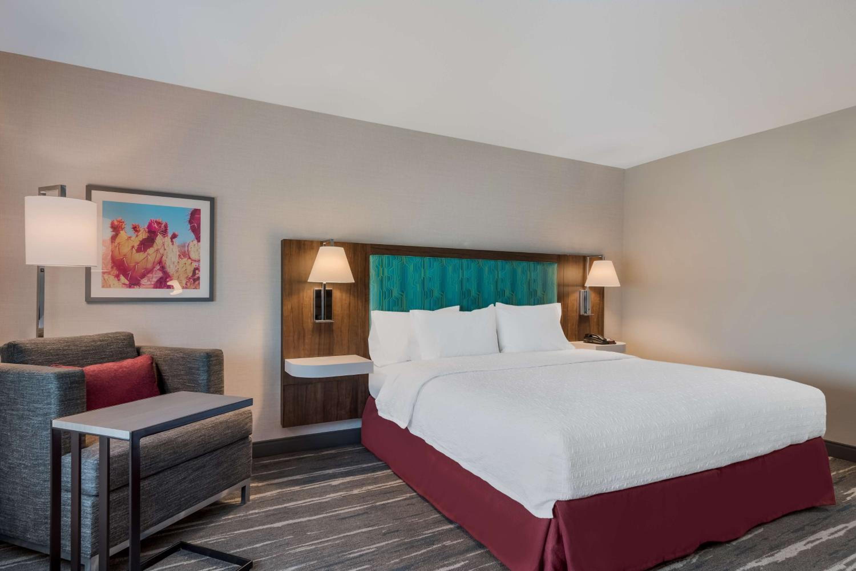 King Room - Hearing Access - Photo 1