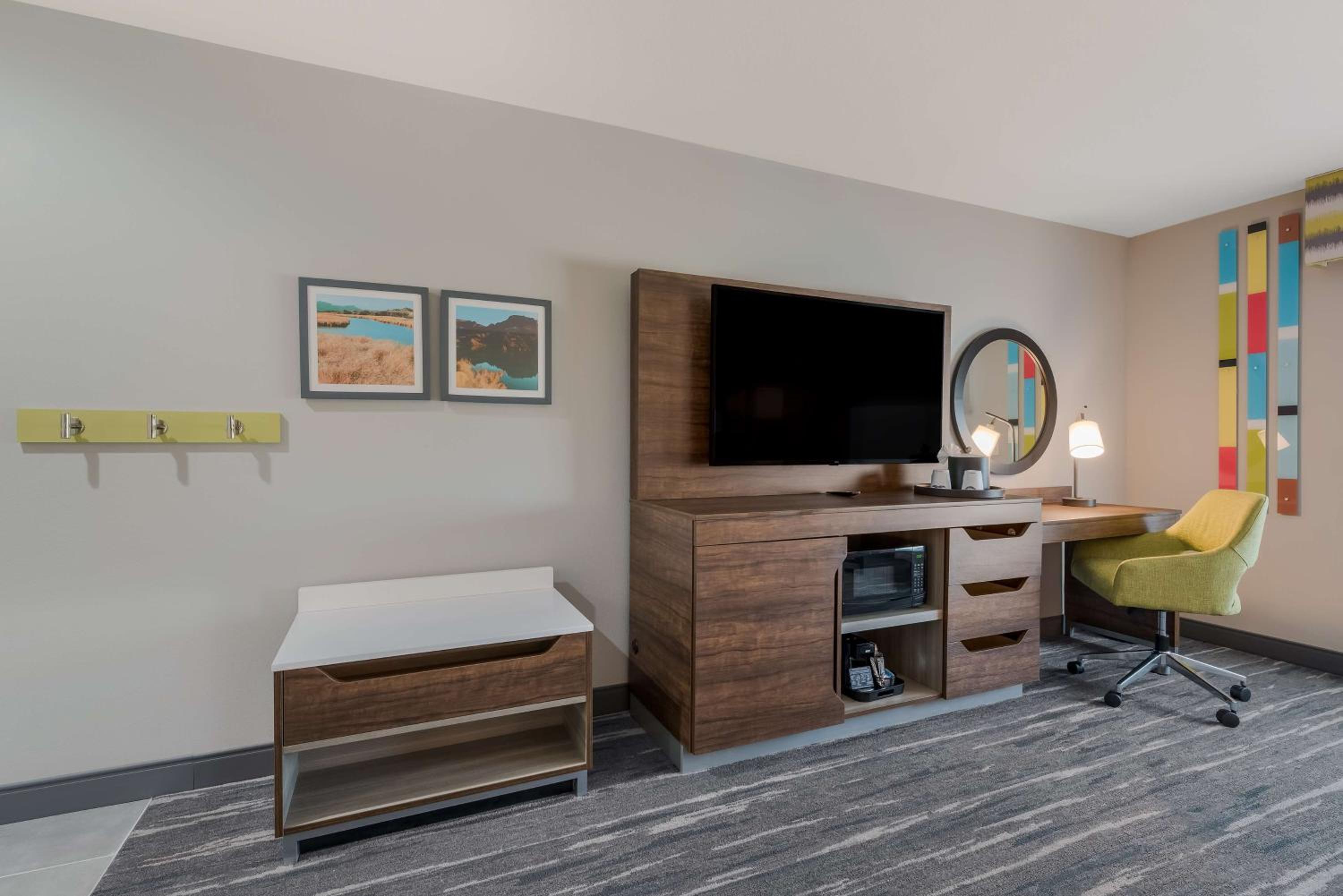 King Room - Hearing Access - Photo 4