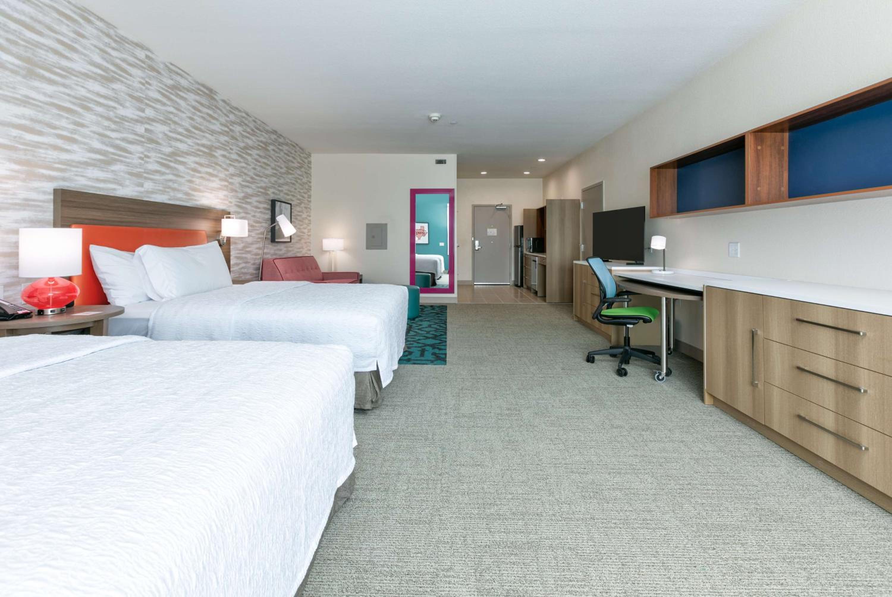 Studio Suite with Two Queen Beds and Tub - Mobility Access photo 2