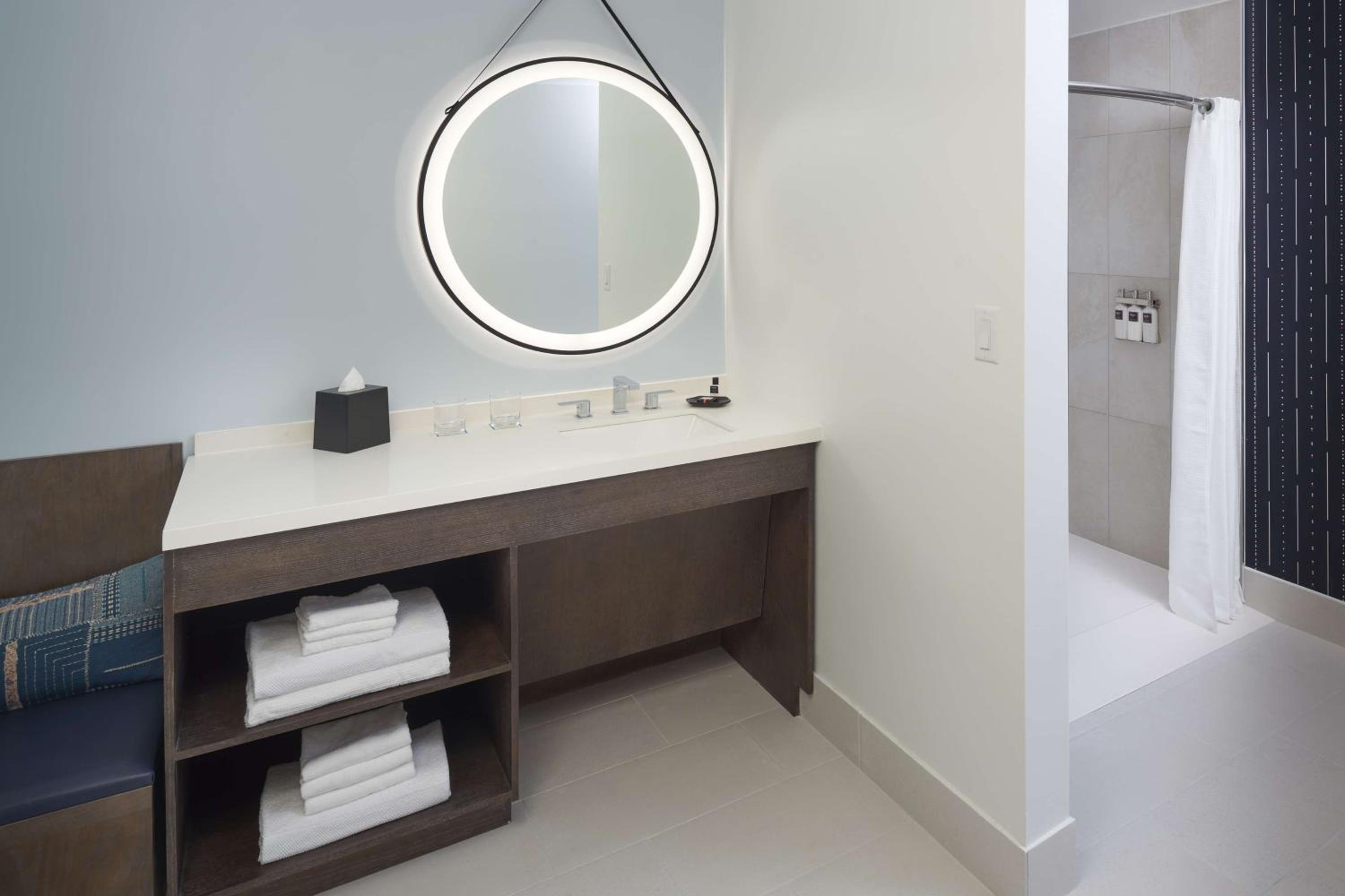 Two-Room Suite with Two Queen Beds - Hearing Accessible photo 2