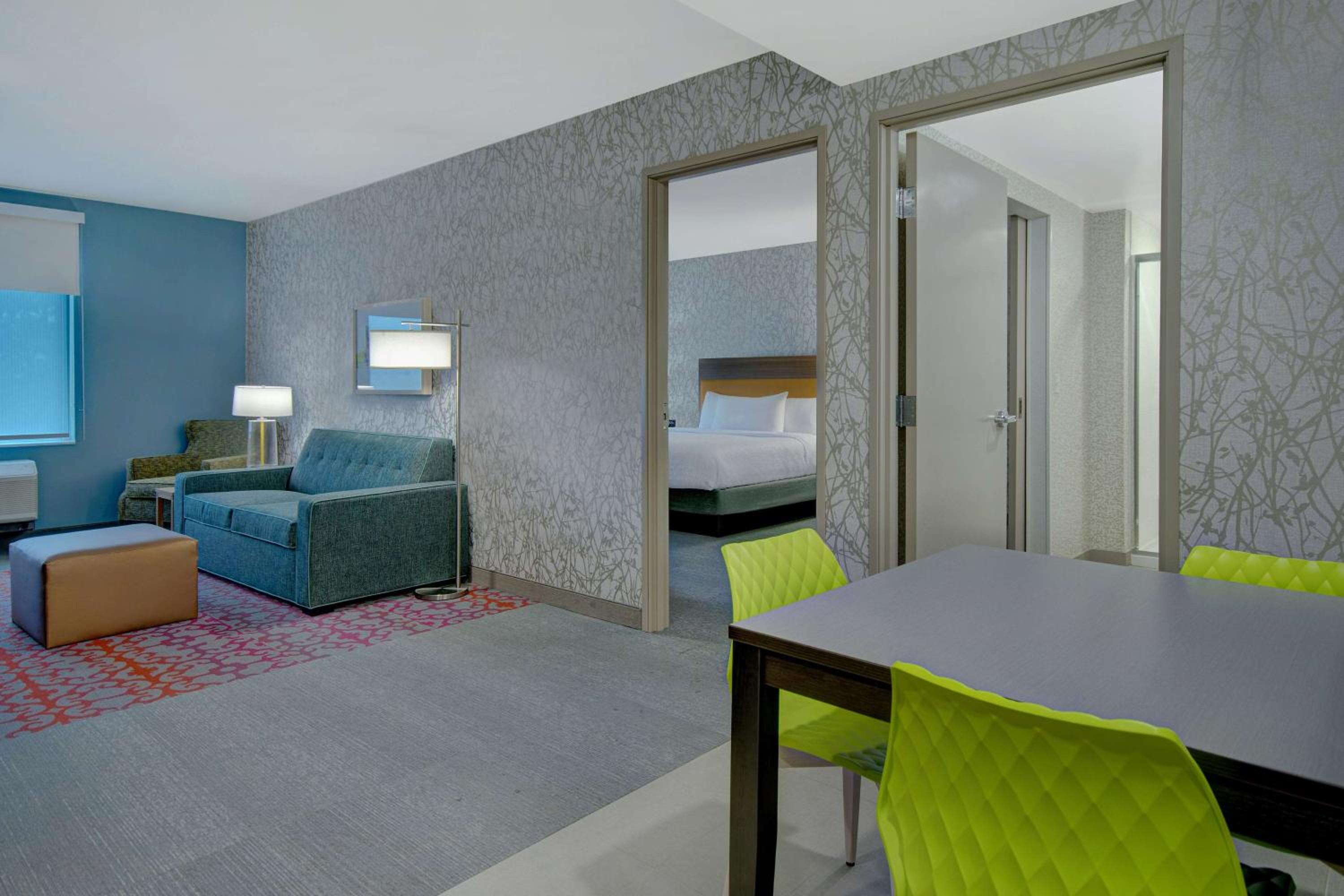 One-Bedroom King Suite - Photo 2