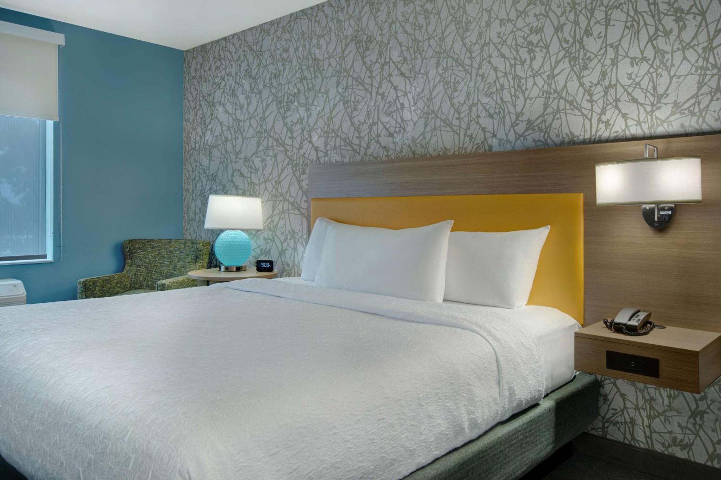 One-Bedroom King Suite - Photo 3