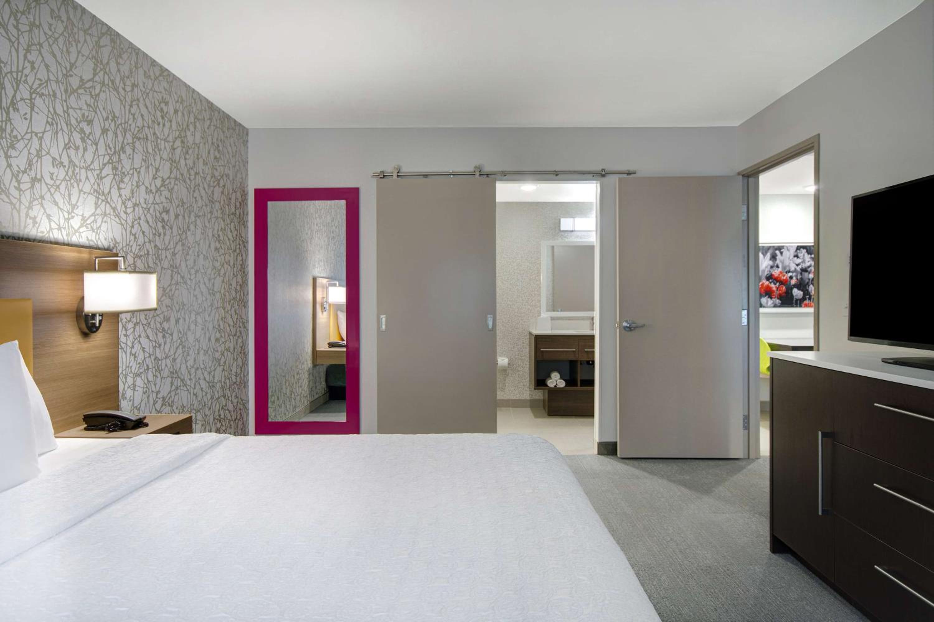 King Studio Suite - Photo 2