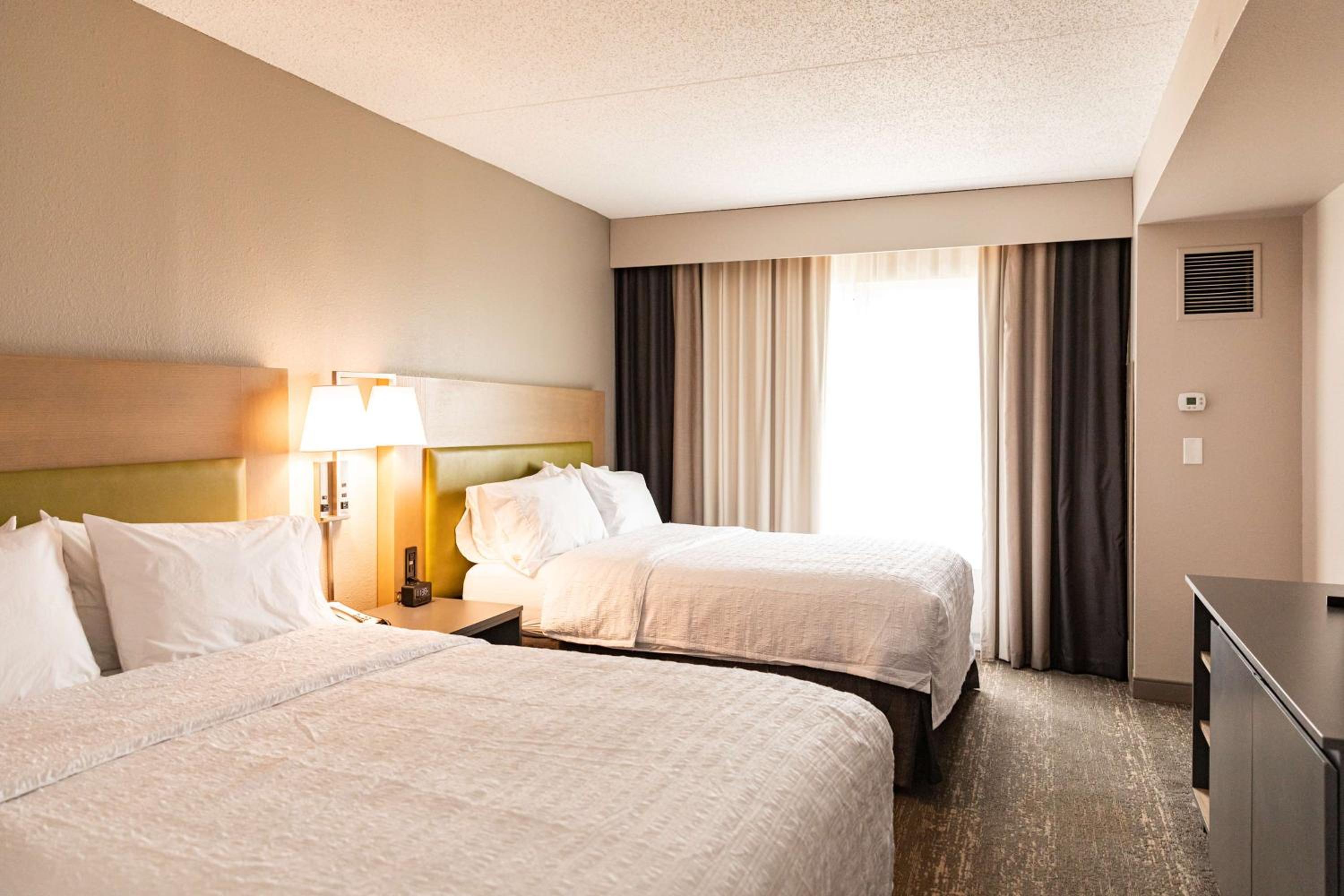 Queen Suite with Two Queen Beds - Photo 13