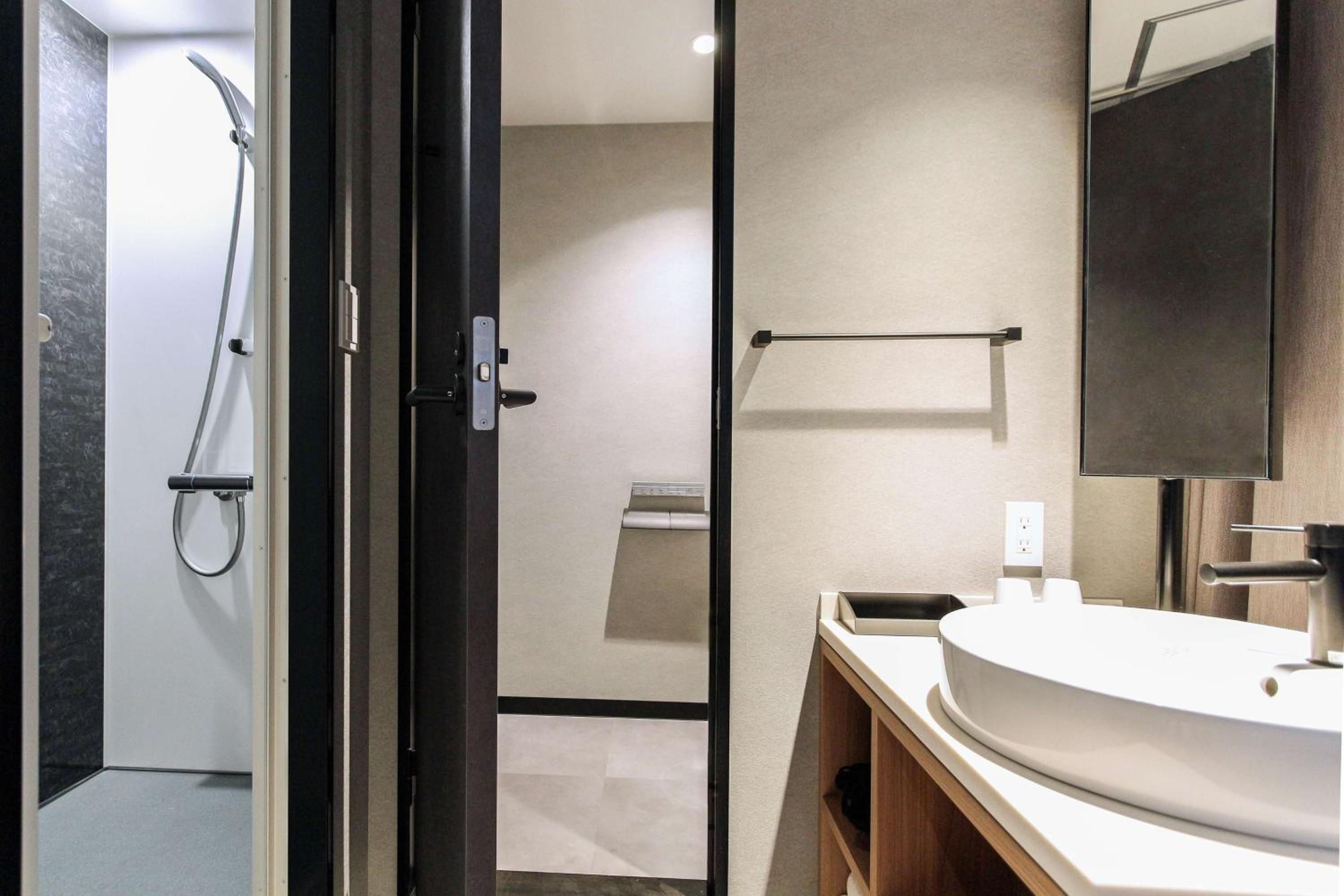 Superior Twin Room with Shower Booth Only - Non-Smoking - Photo 6