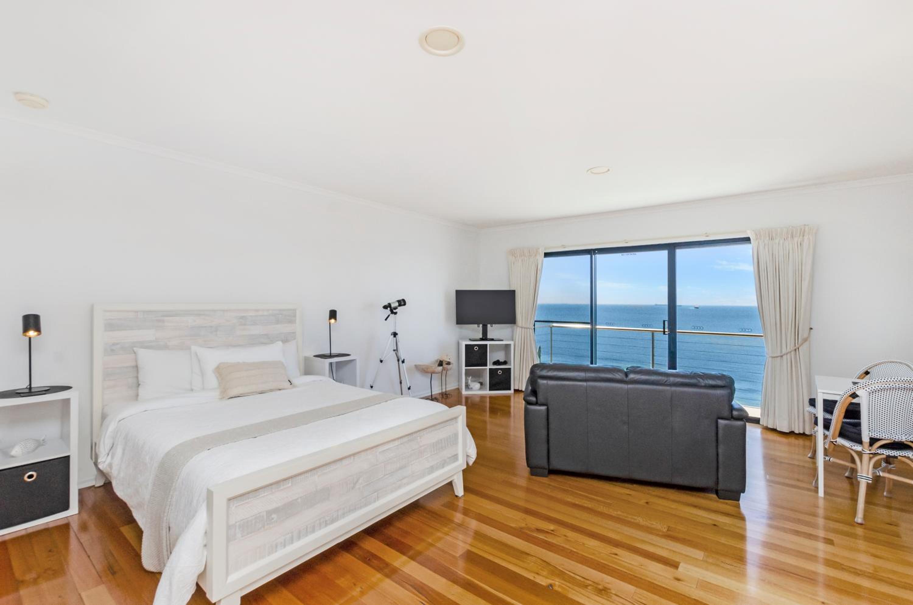 Apartment with Sea View photo 1