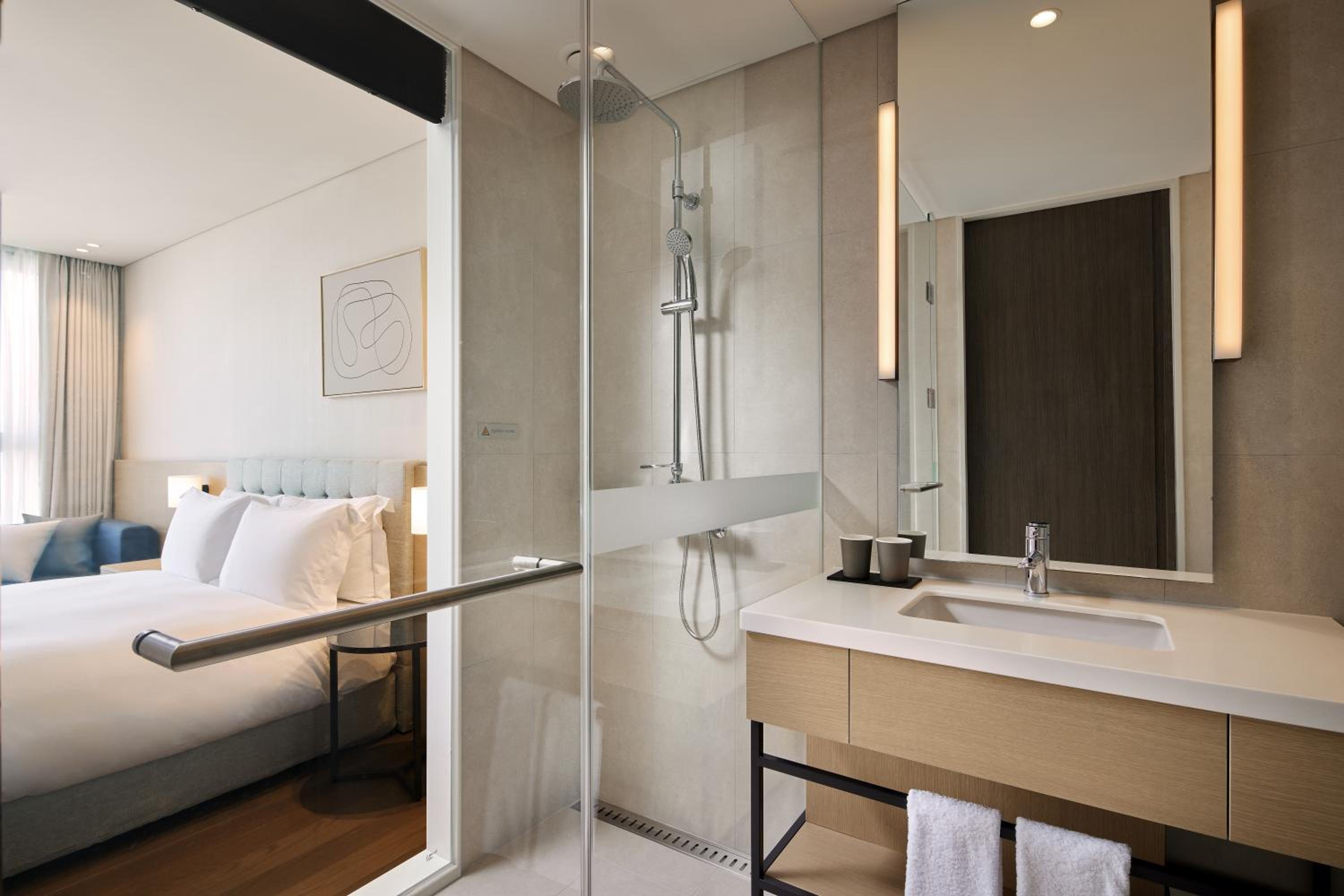 Standard Ondol Double Room with City View - Photo 2