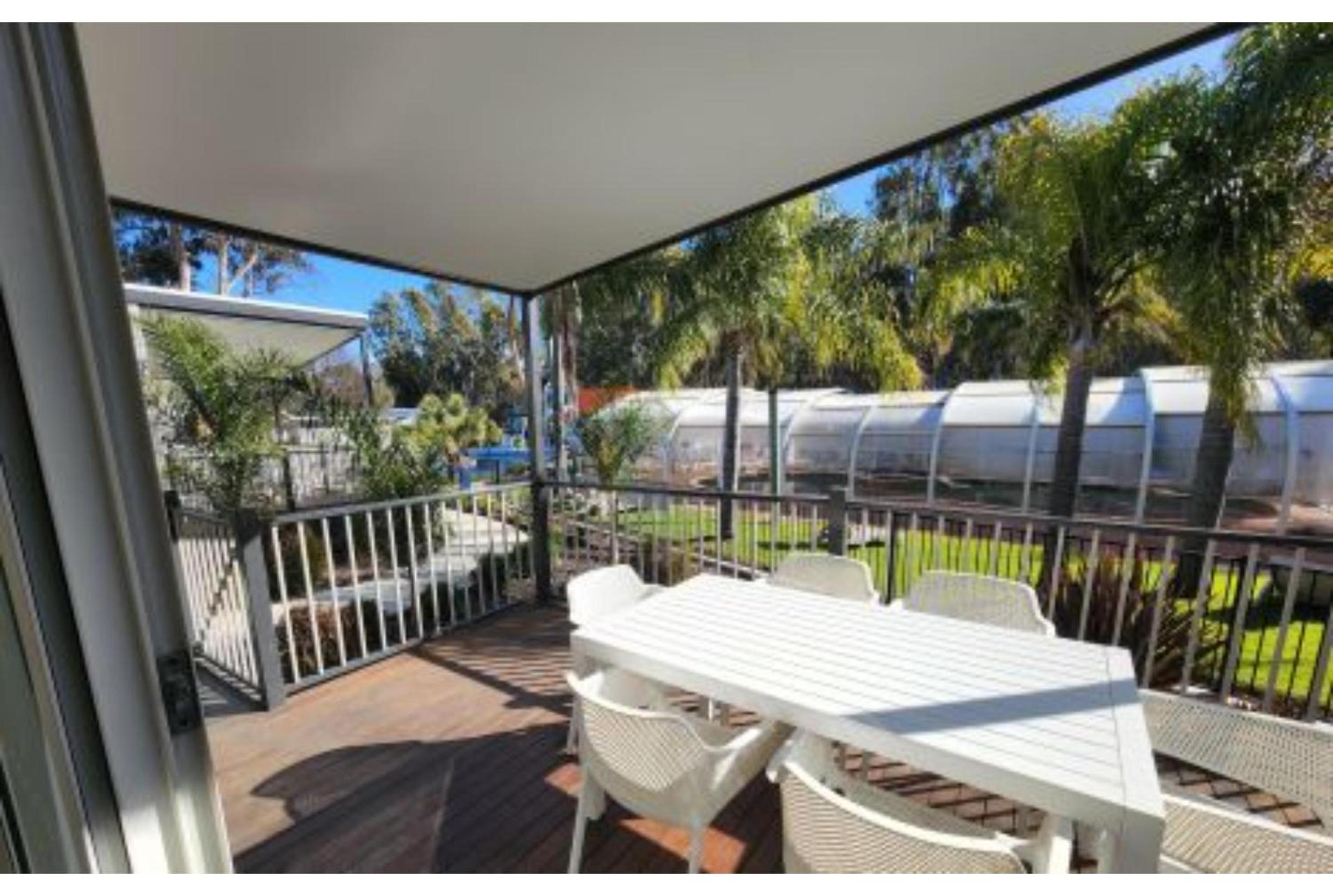 Deluxe 2 Bedroom Cabin - Water Park View - Photo 4