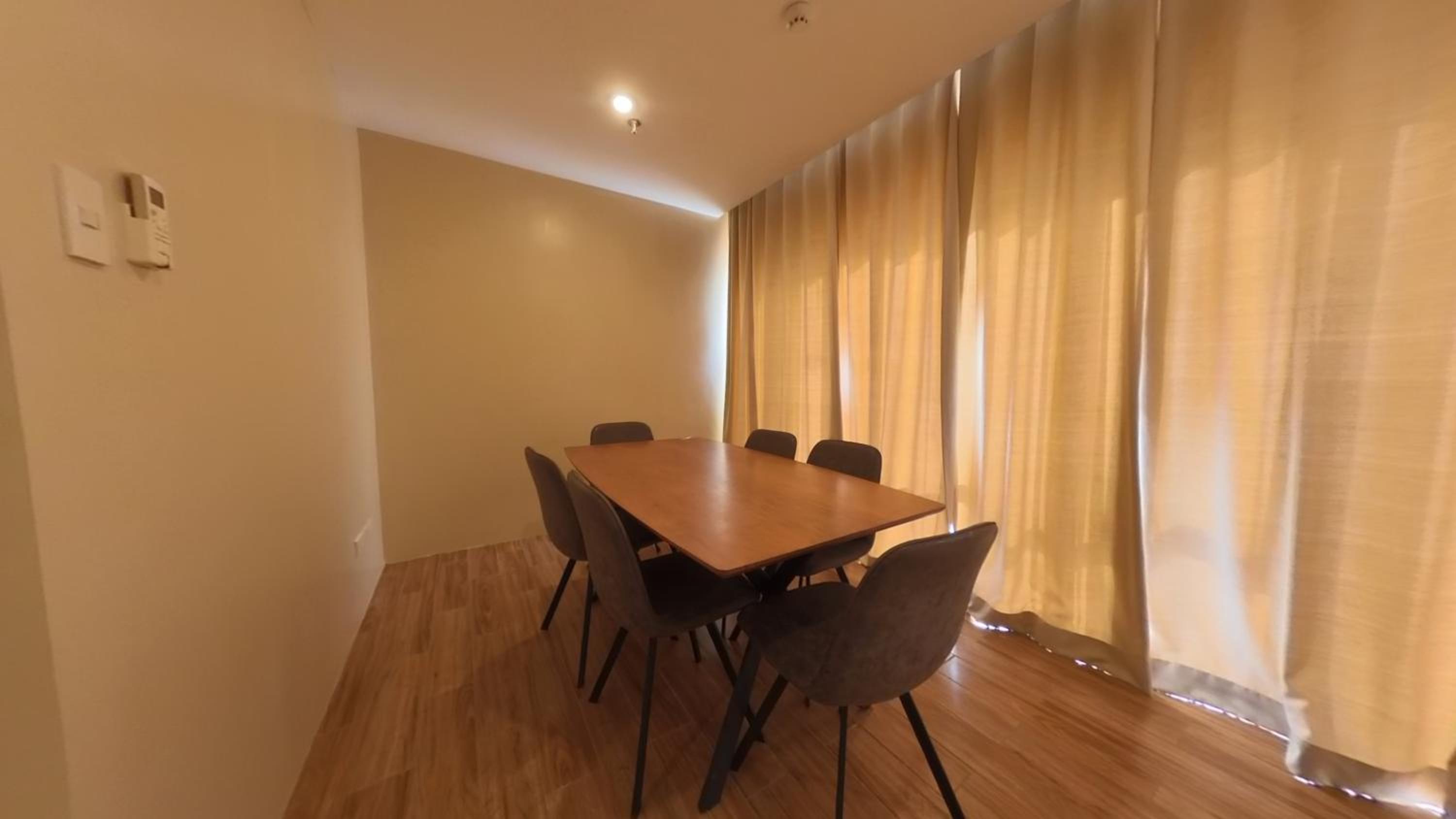 Executive Suite - Photo 4