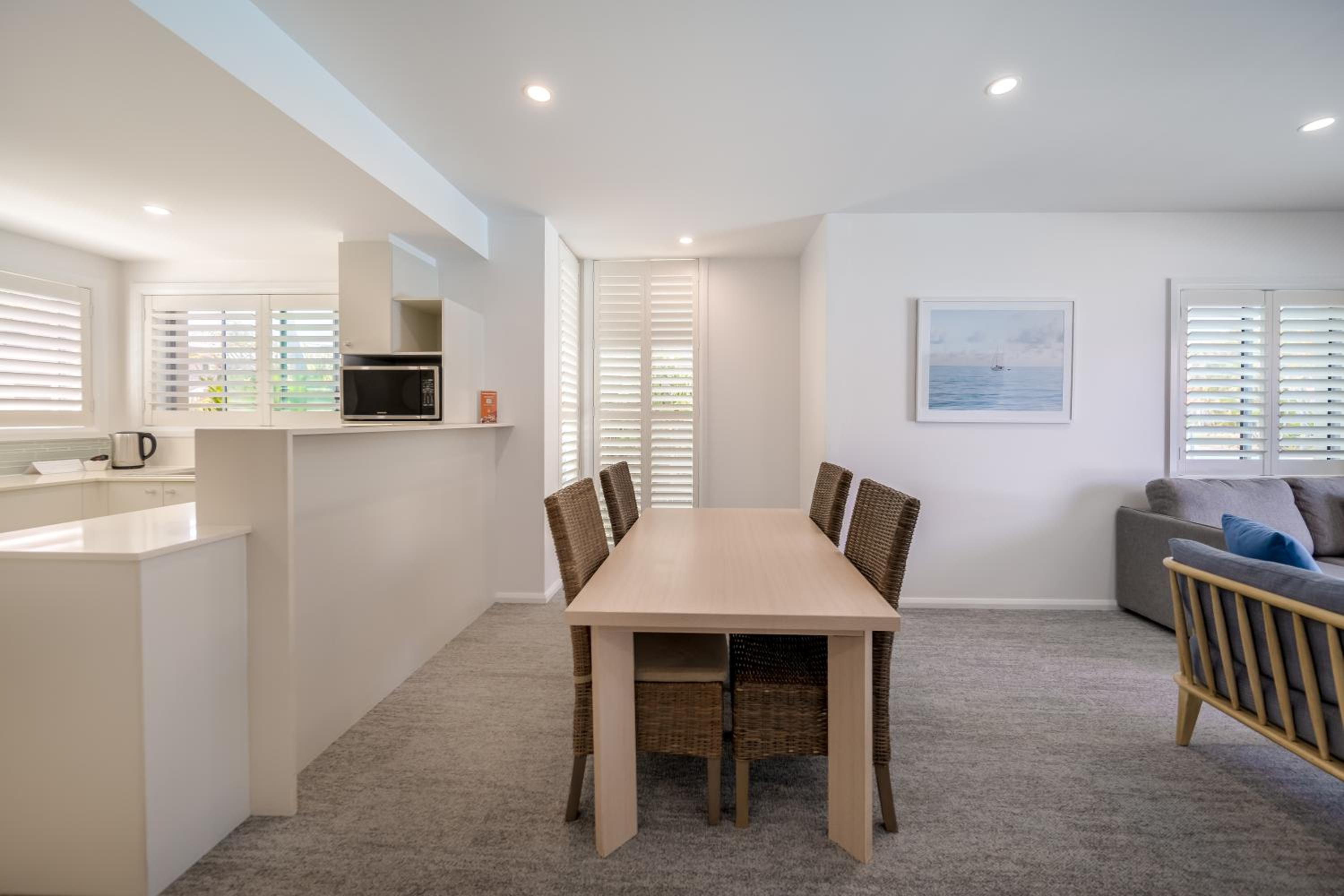 One-Bedroom Apartment with Swimout - Photo 4