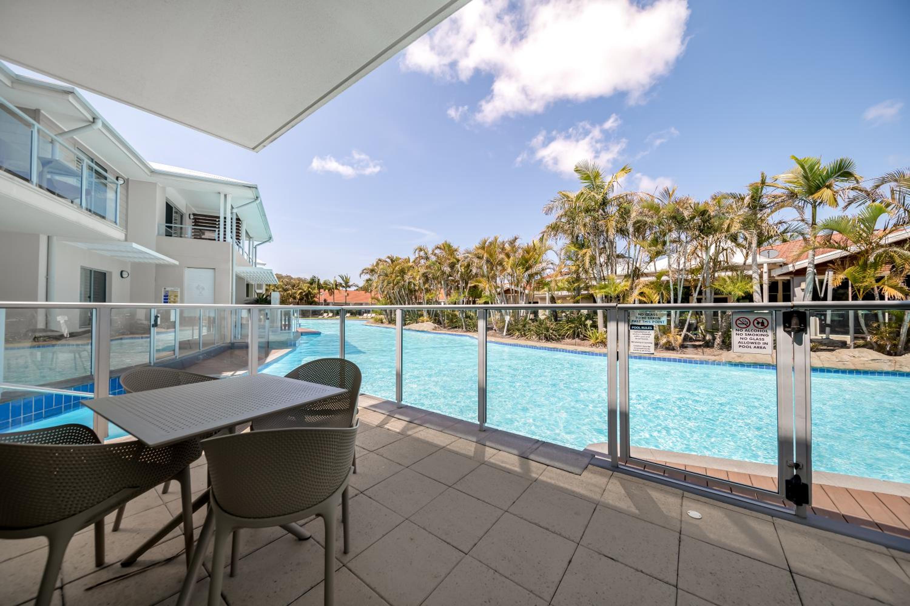 One-Bedroom Apartment with Swimout - Photo 11