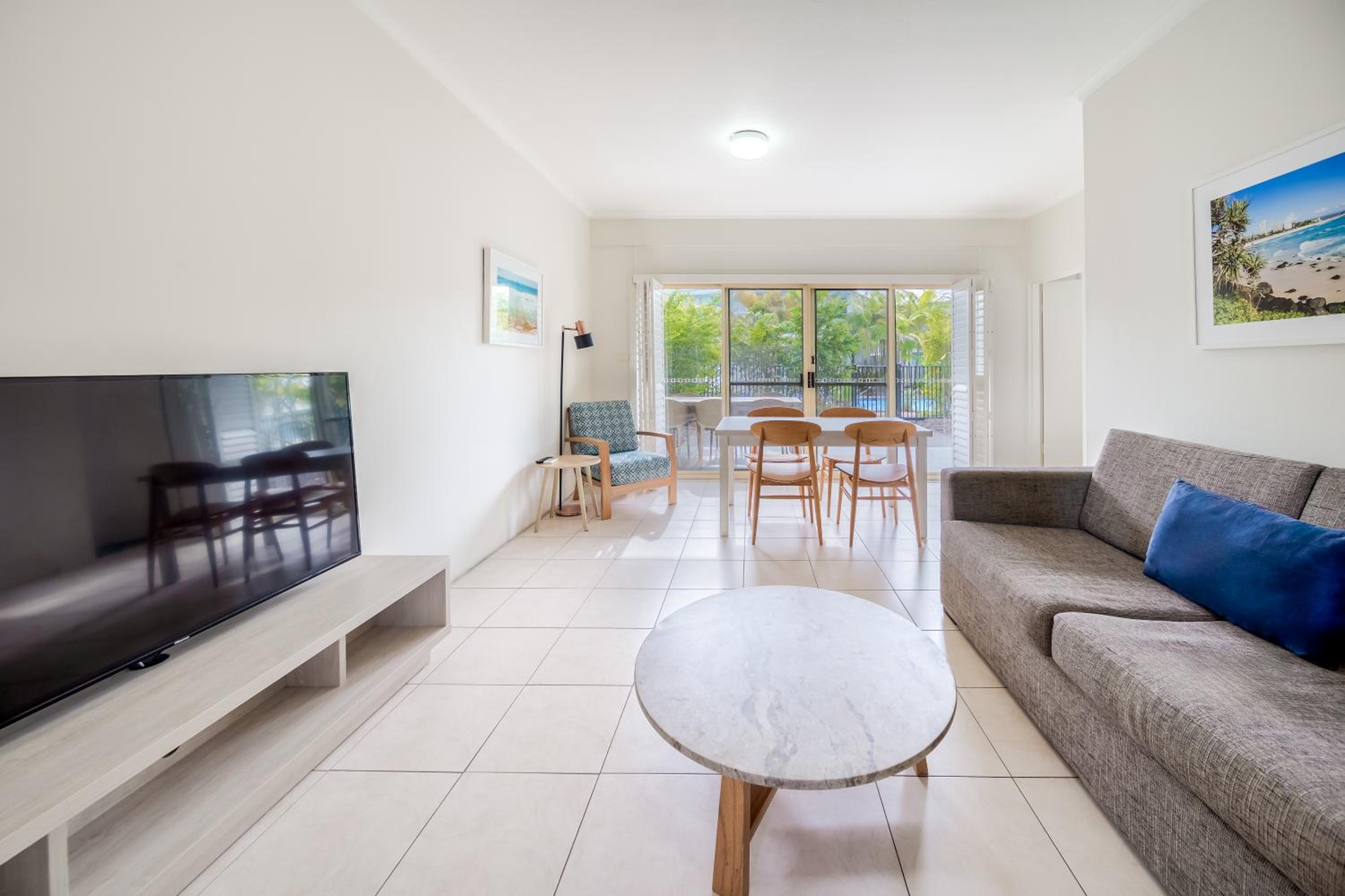 Two-Bedroom Lagoon Apartment - Photo 12