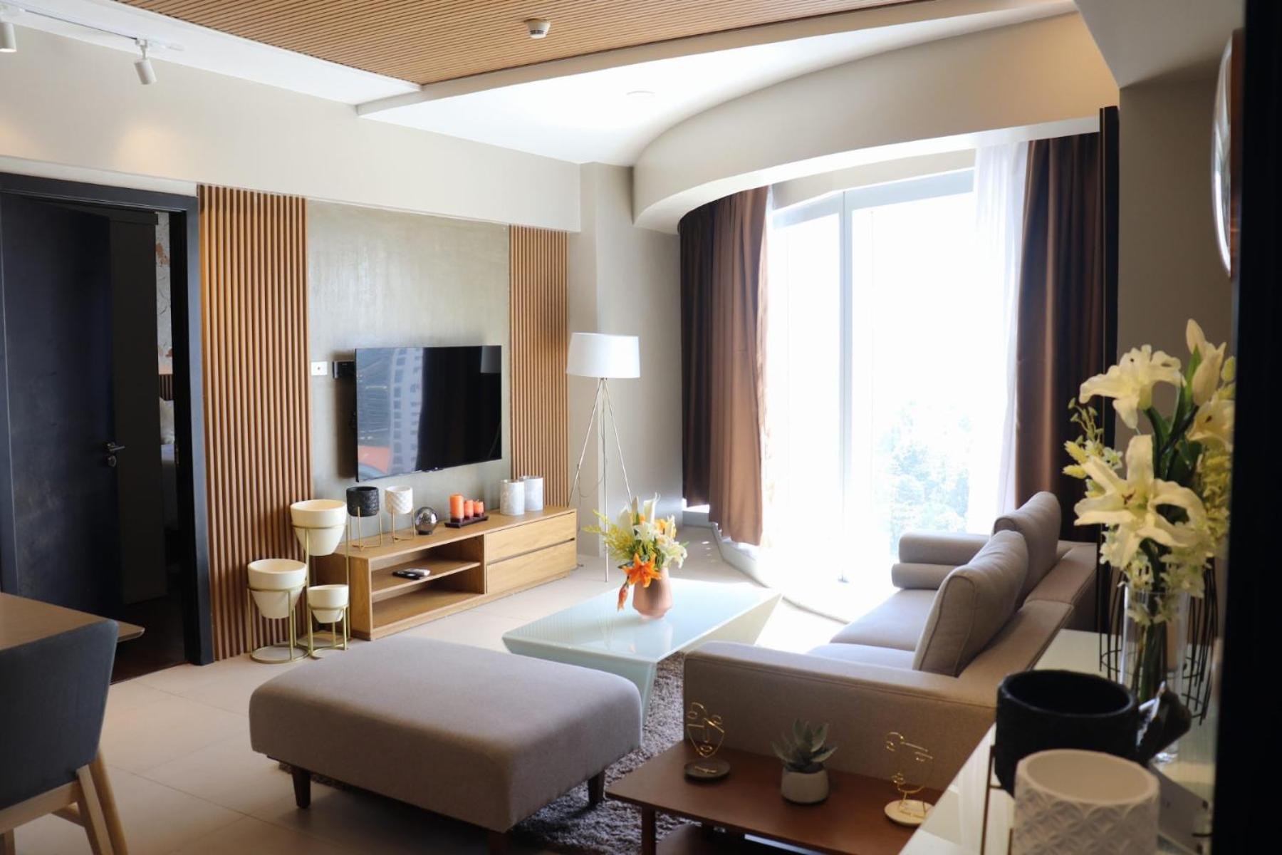 One Bedroom Suite with Bathtub photo 2