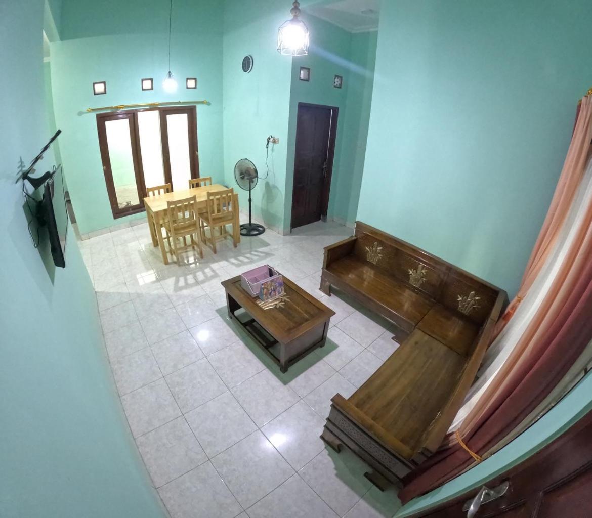 Two-Bedroom House photo 3