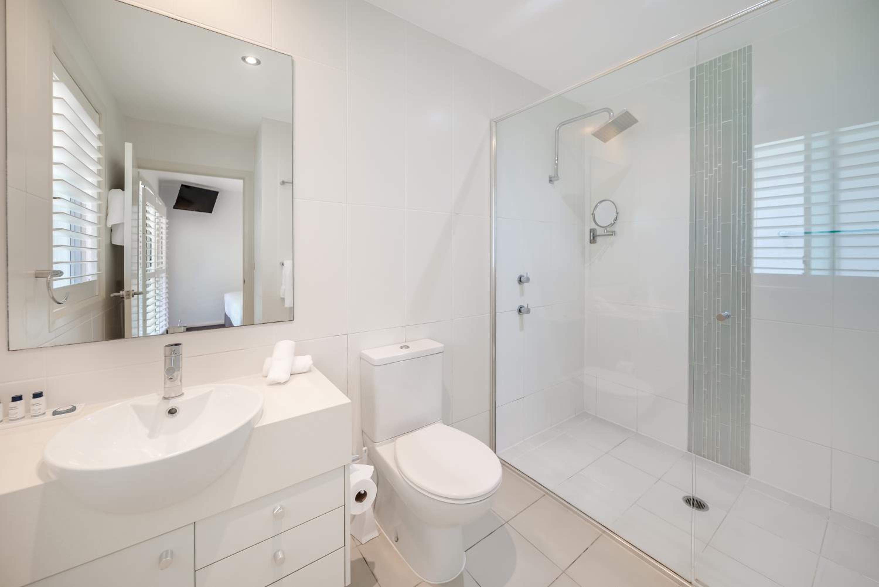 Two-Bedroom Apartment with Plunge Pool - No Housekeeping - Photo 7