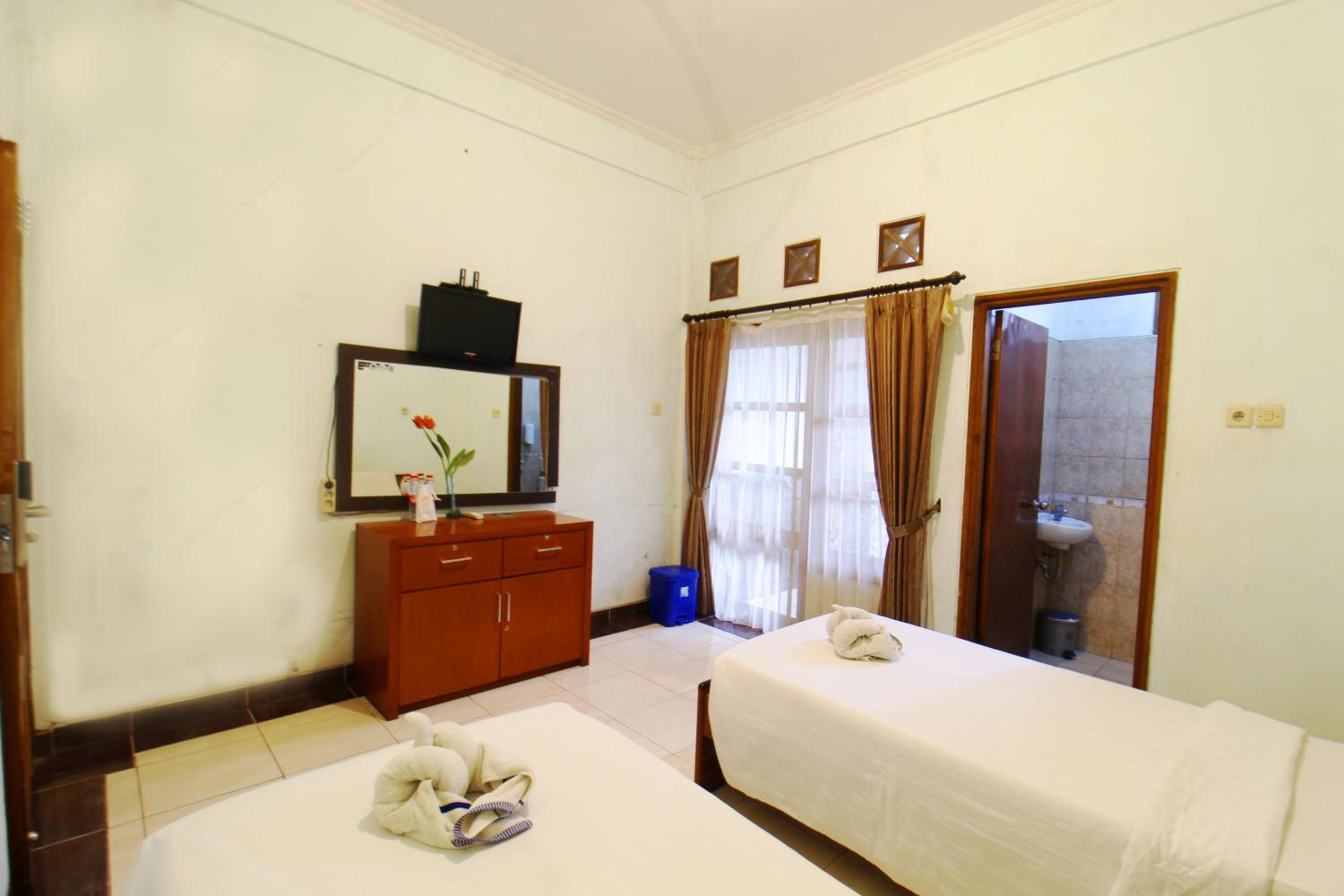 Superior Twin Room - Photo 1