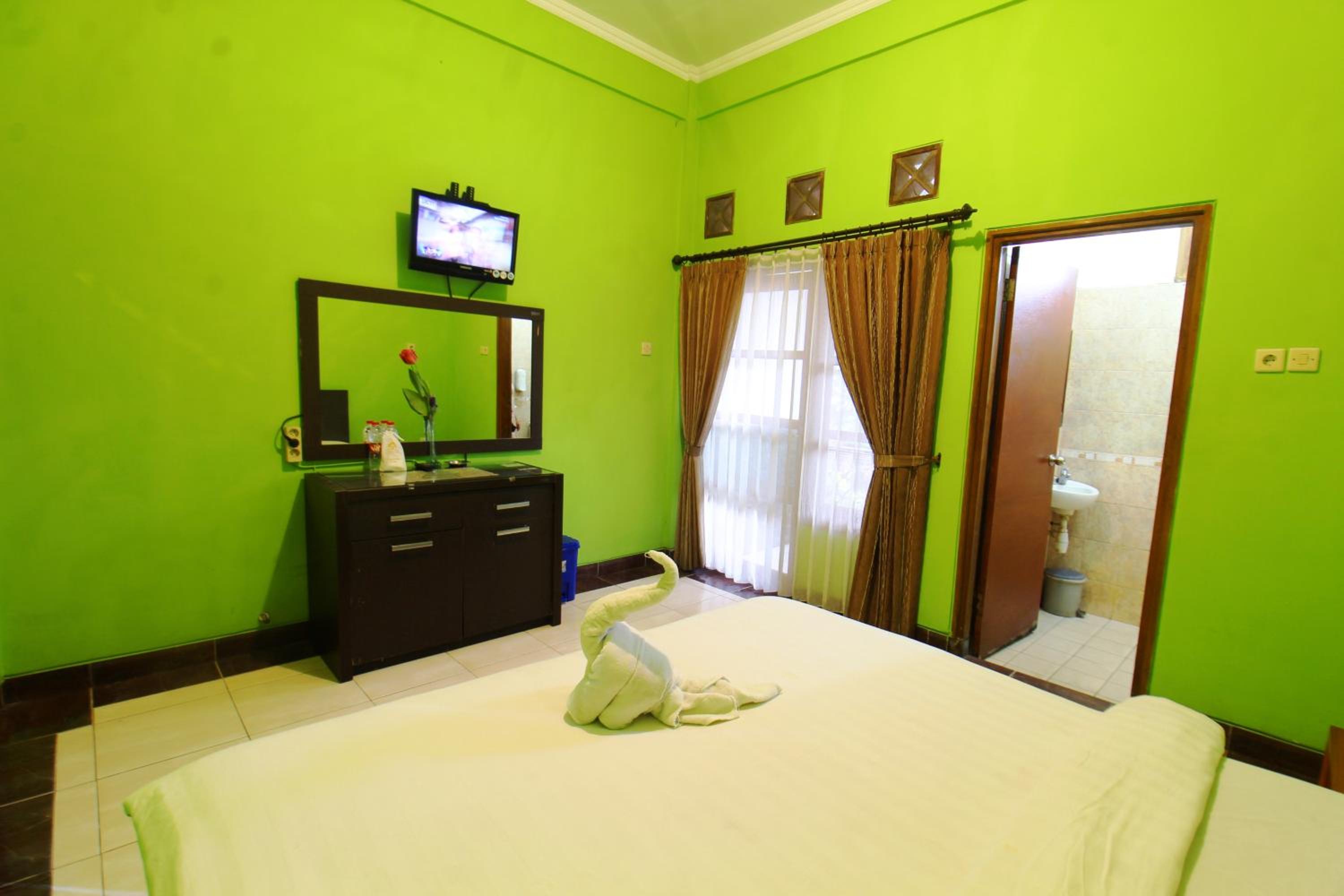 King Room with Balcony - Photo 1