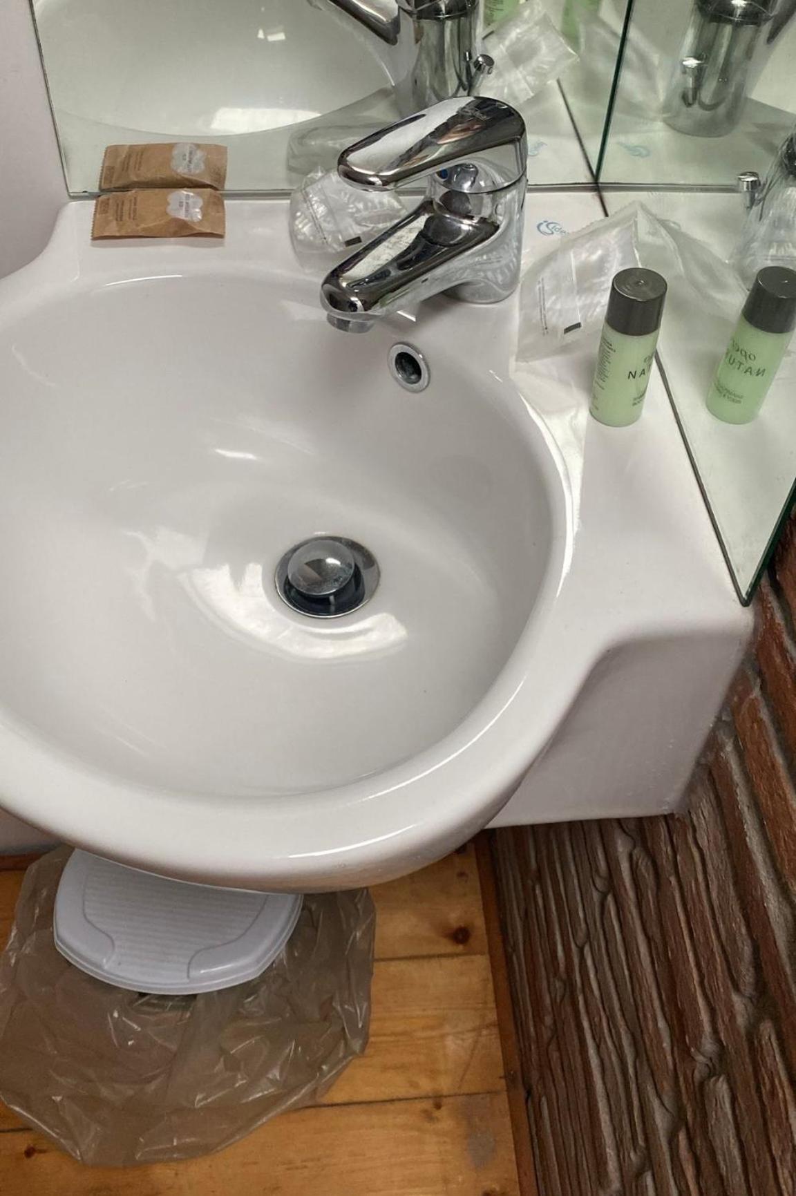 Double Room with Private Bathroom photo 3