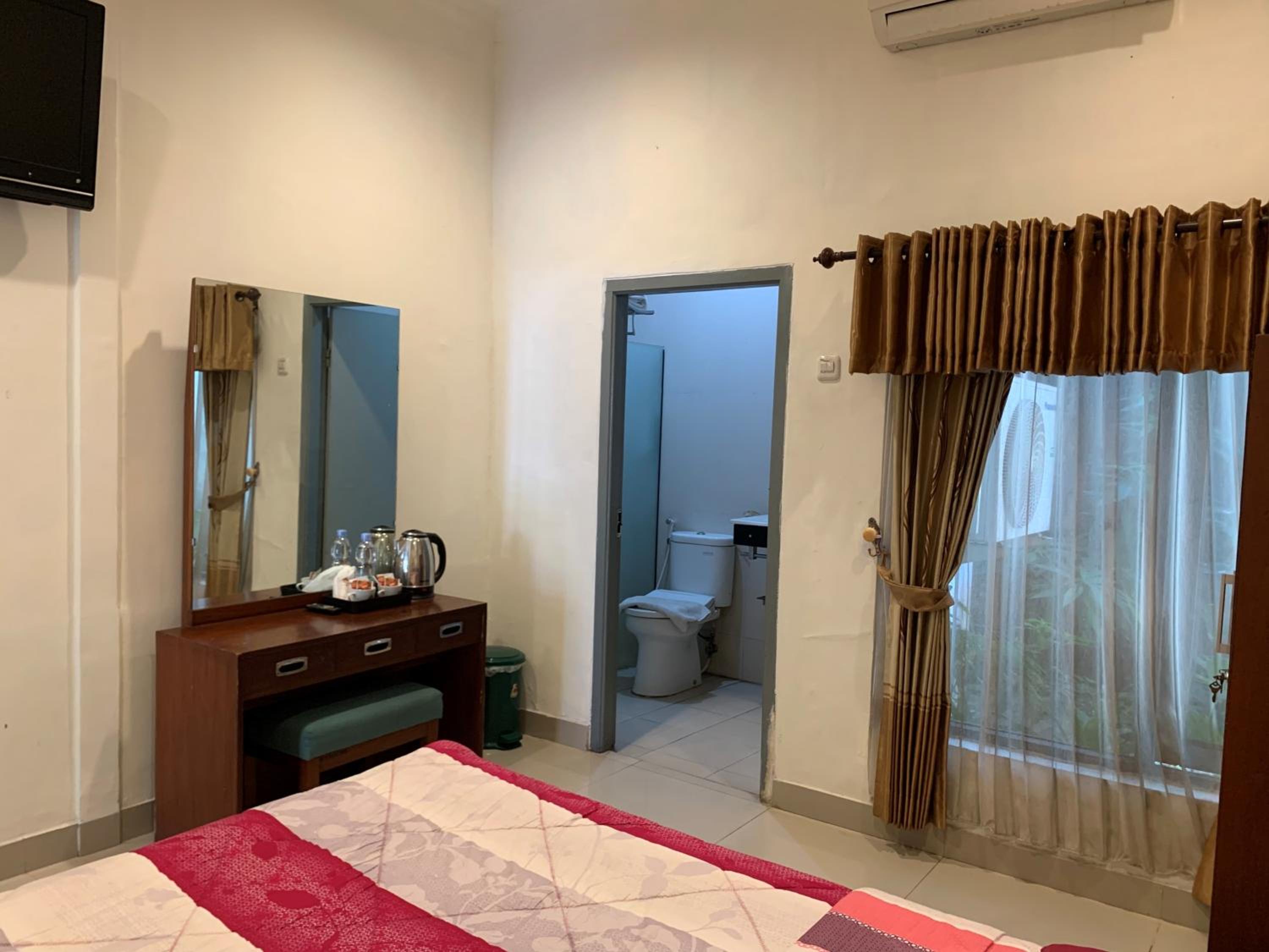 Deluxe Room - Photo 6