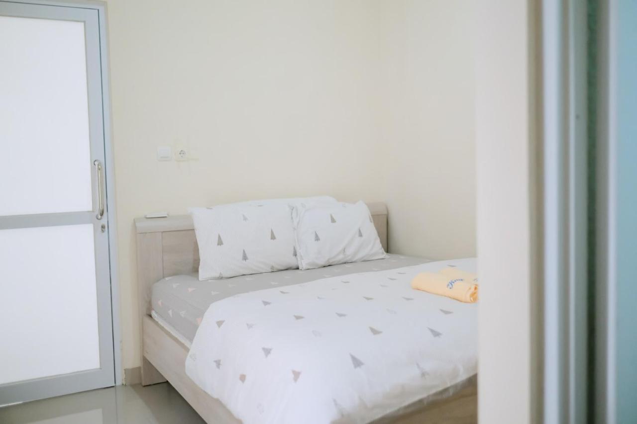 Three-Bedroom House photo 2