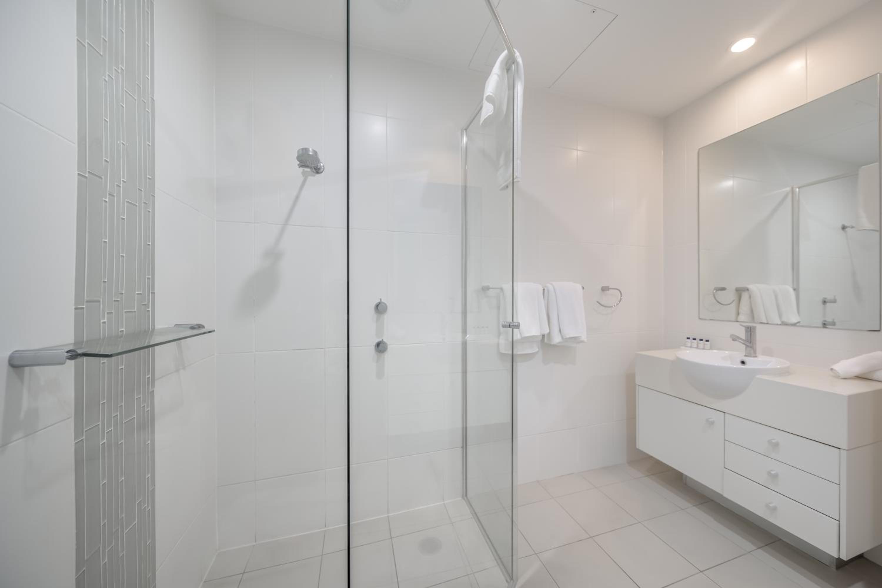 Three-Bedroom Apartment with Plunge Pool - Photo 9