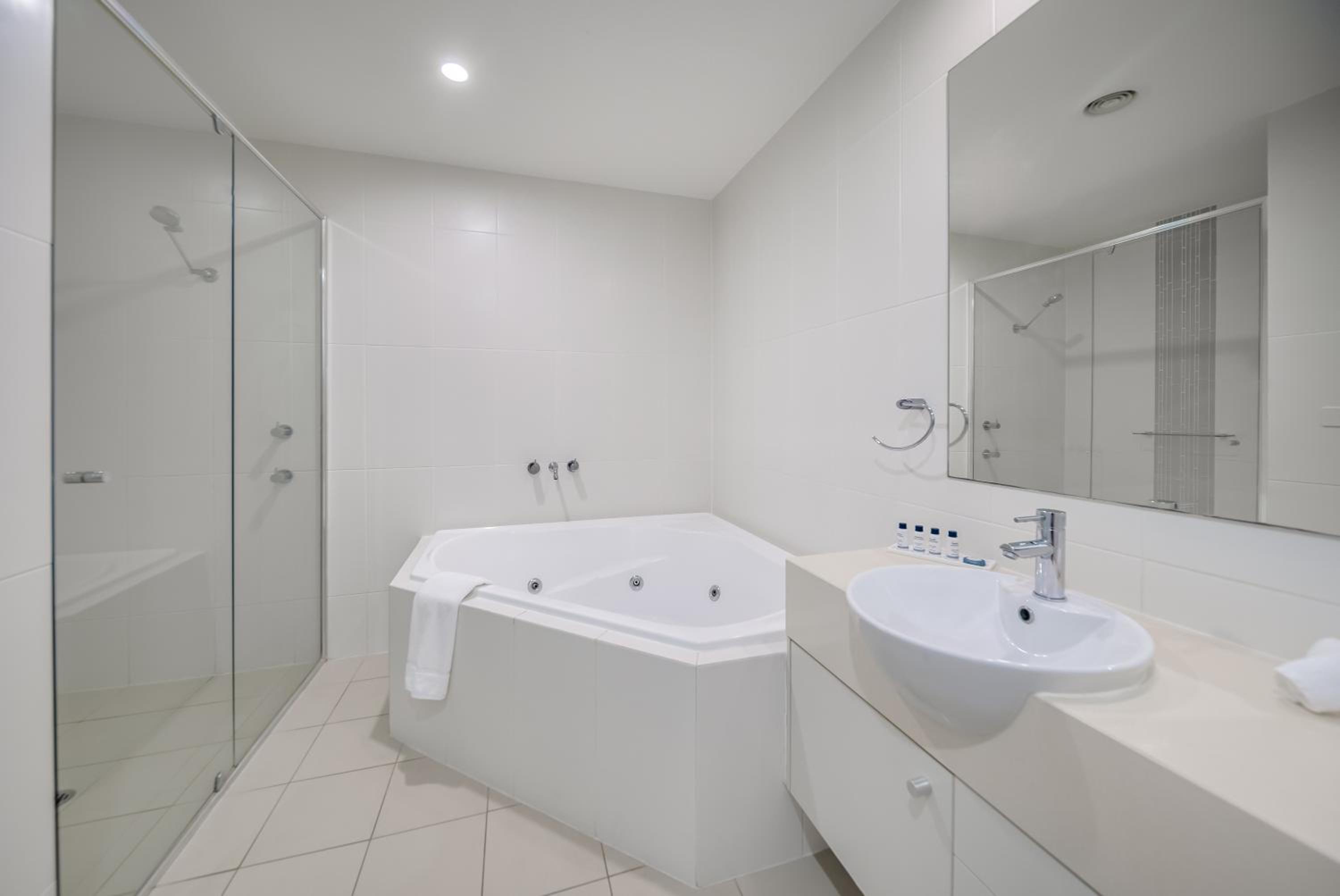 Three-Bedroom Apartment with Plunge Pool - Photo 6