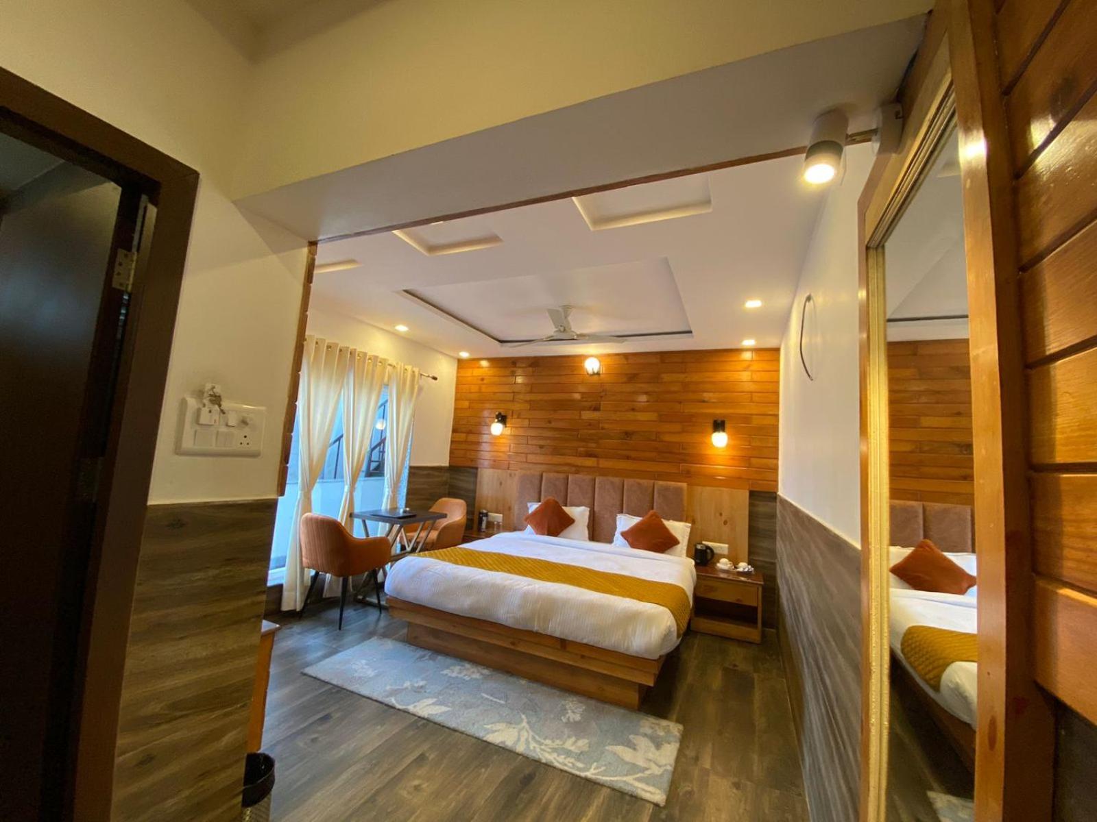 Deluxe Double Room photo 3