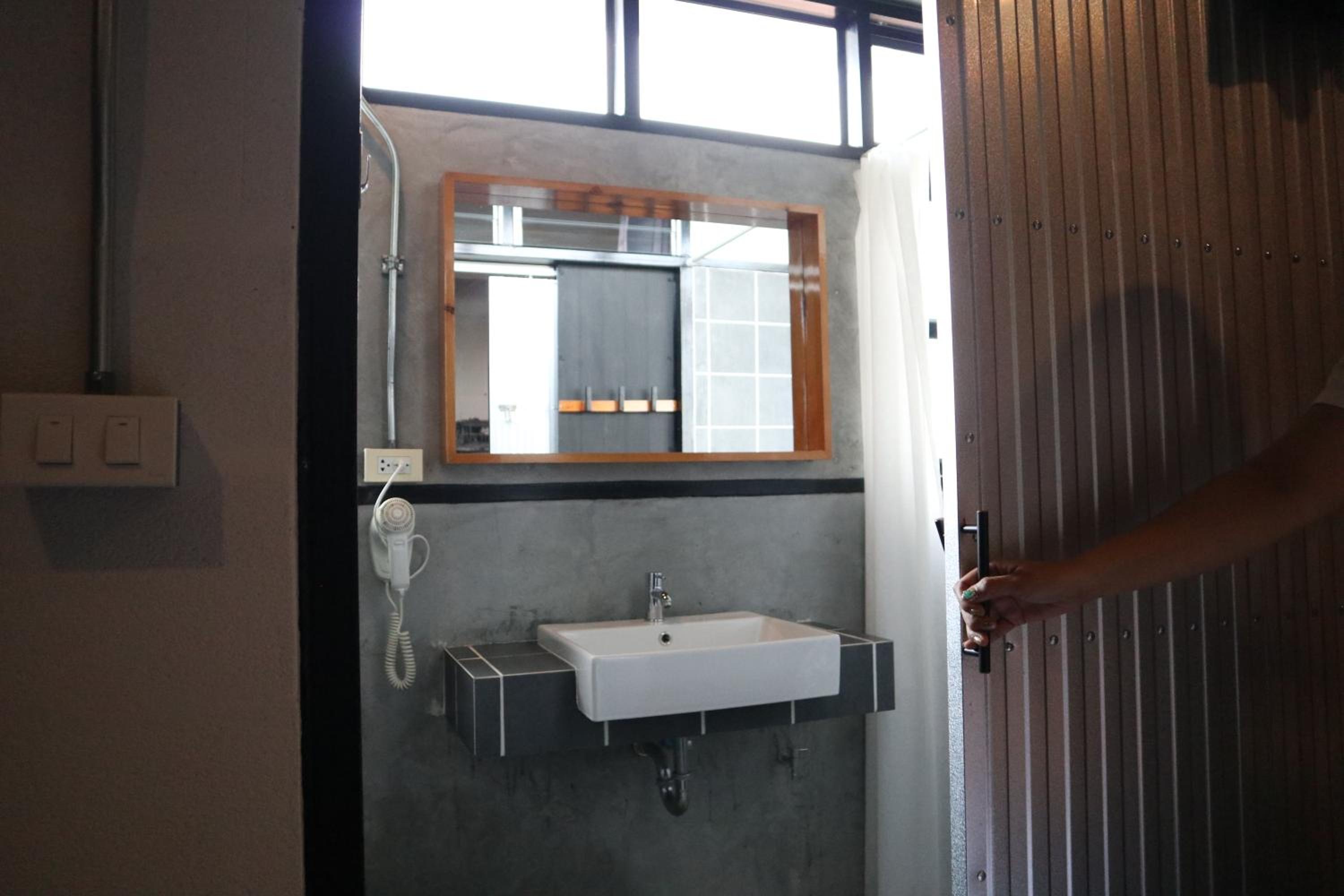 Family Room with Bathroom photo 2