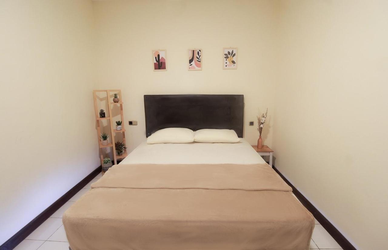 Four-Bedroom House photo 3
