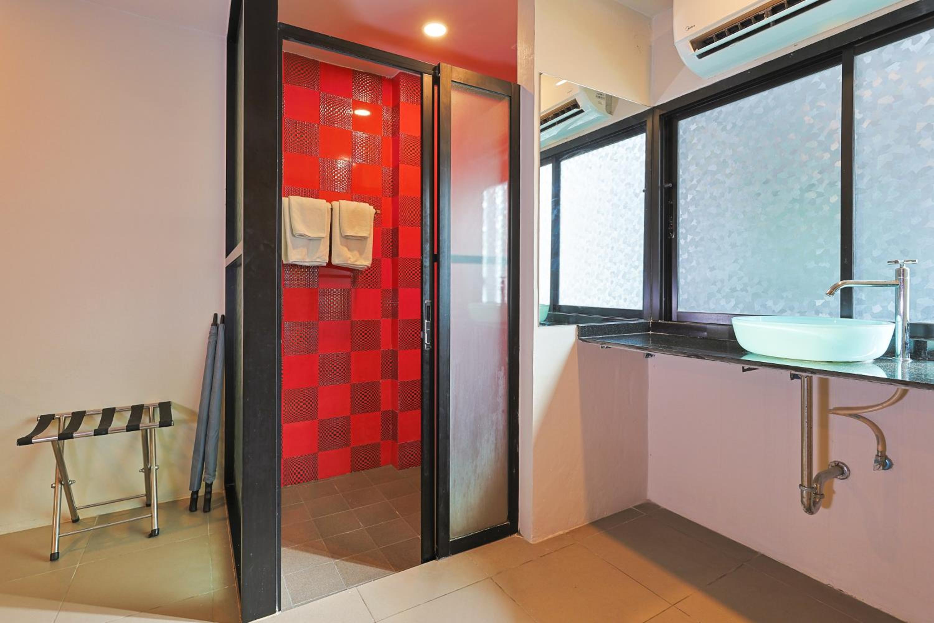 Standard Double Room - Photo 8
