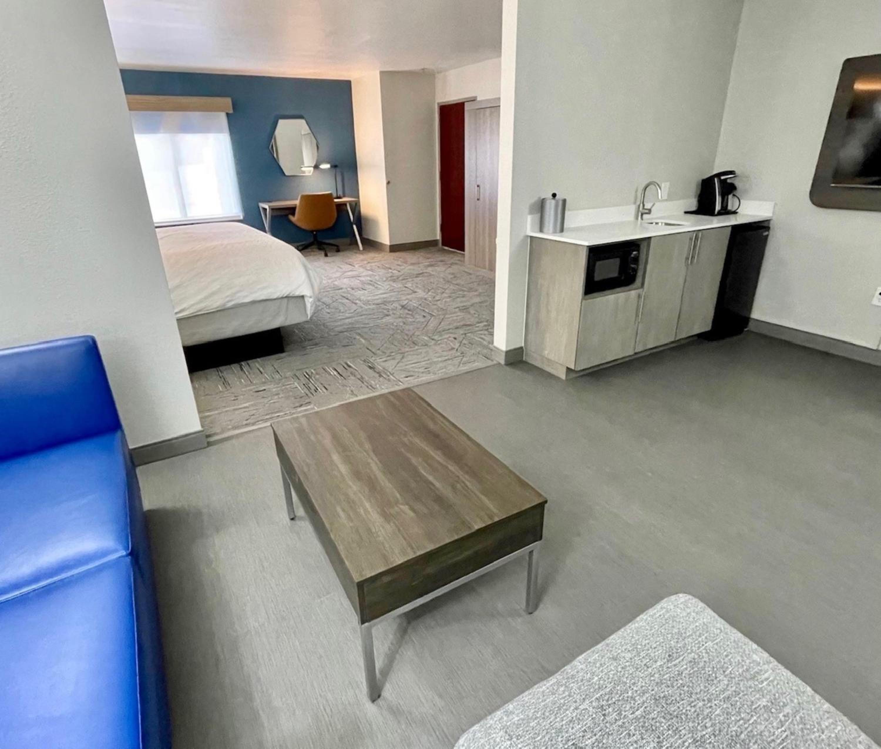 King Suite - Photo 3