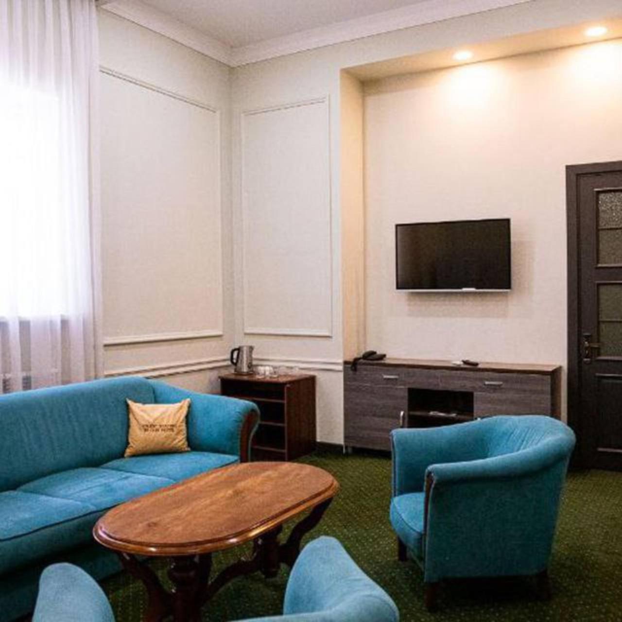 Deluxe King Studio