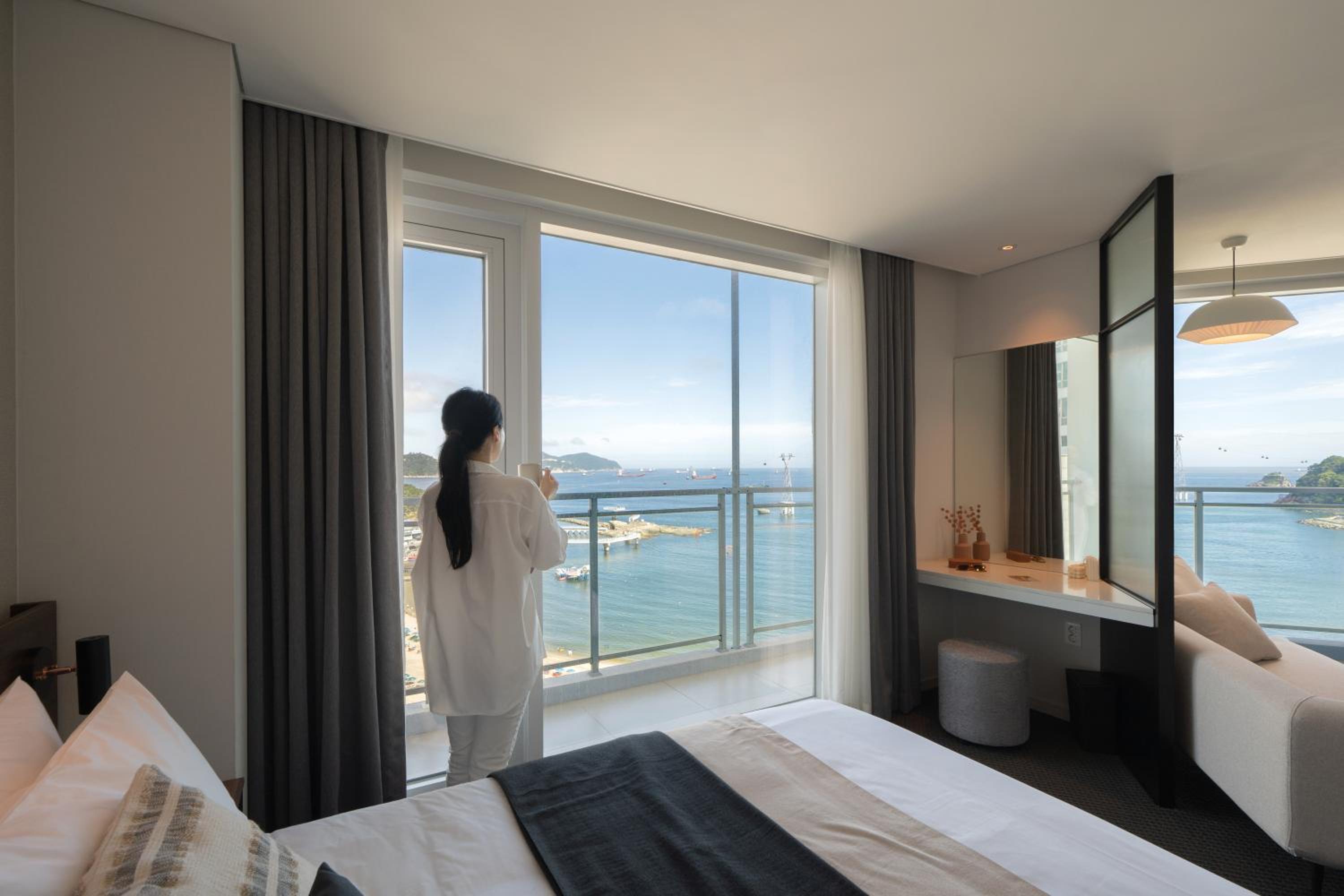 Studio Suite W Ocean - Photo 8