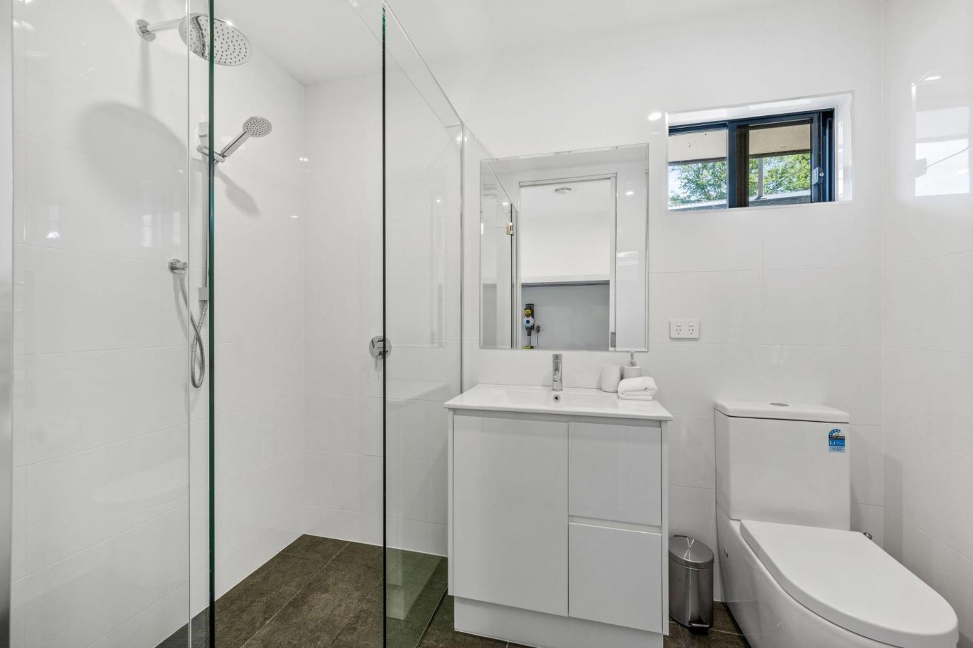 Three-Bedroom House photo 3