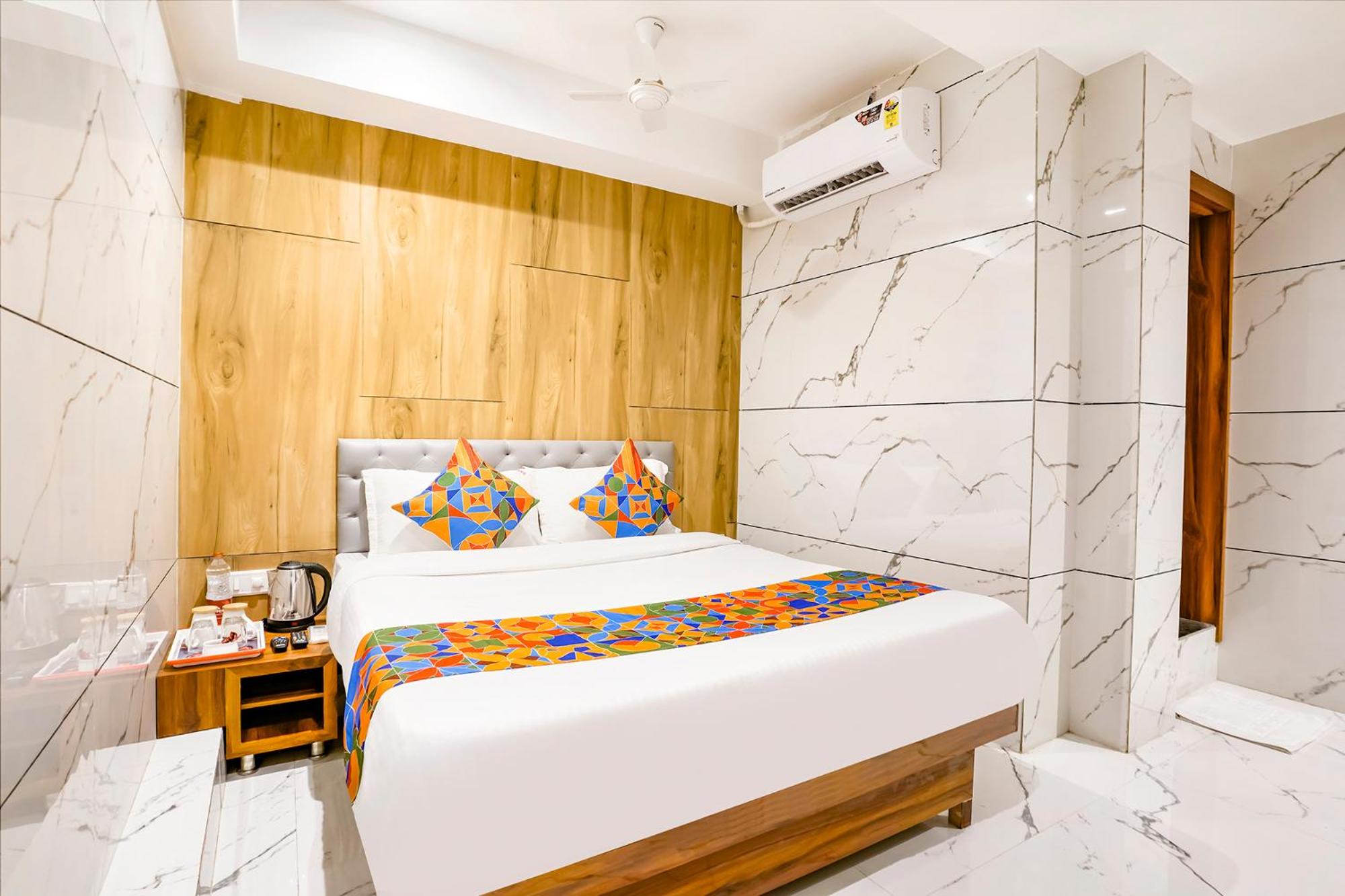 Deluxe Room - Photo 1
