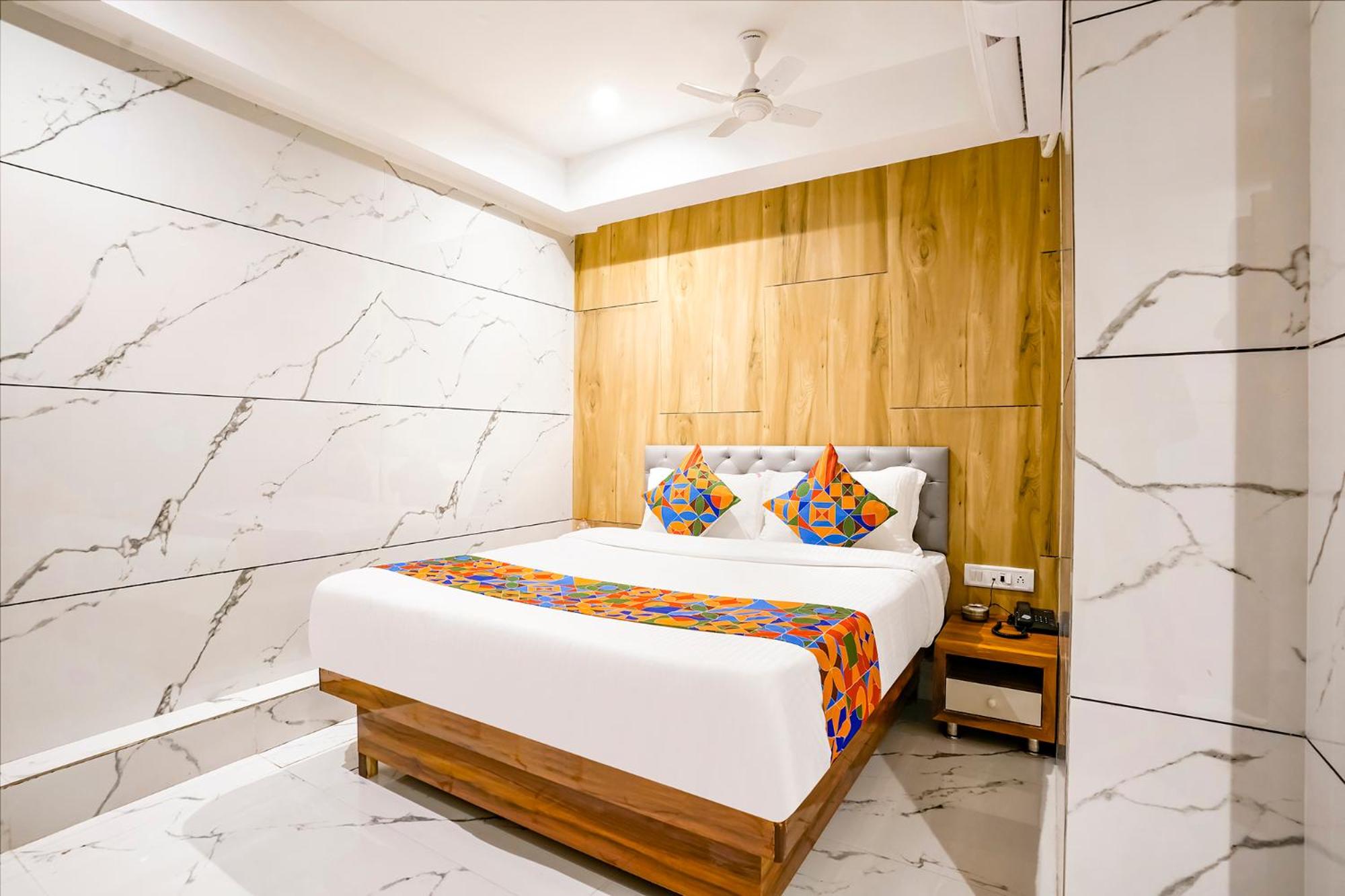 Deluxe Room - Photo 4