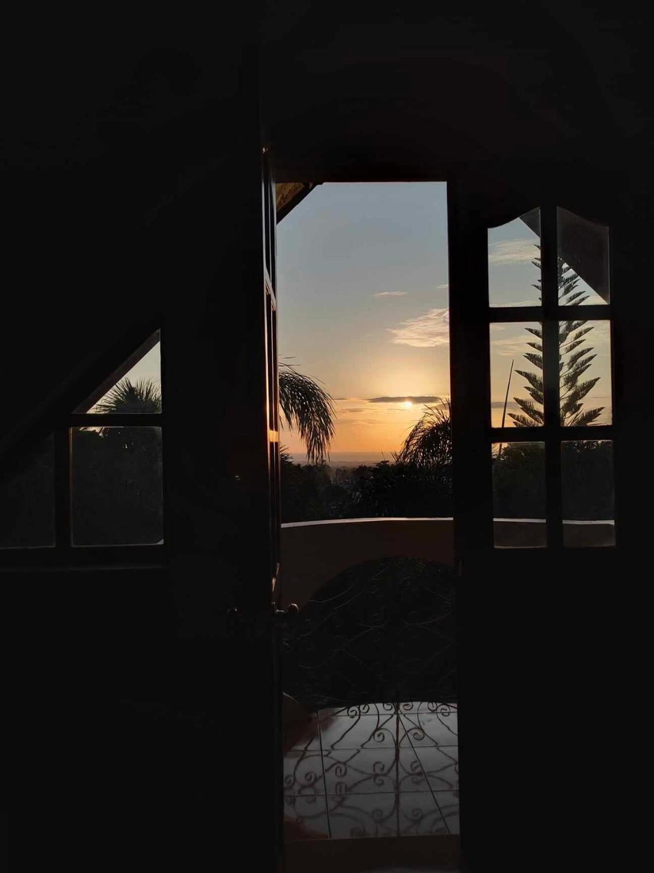 Deluxe Double Room with Balcony and Sea View - Photo 12
