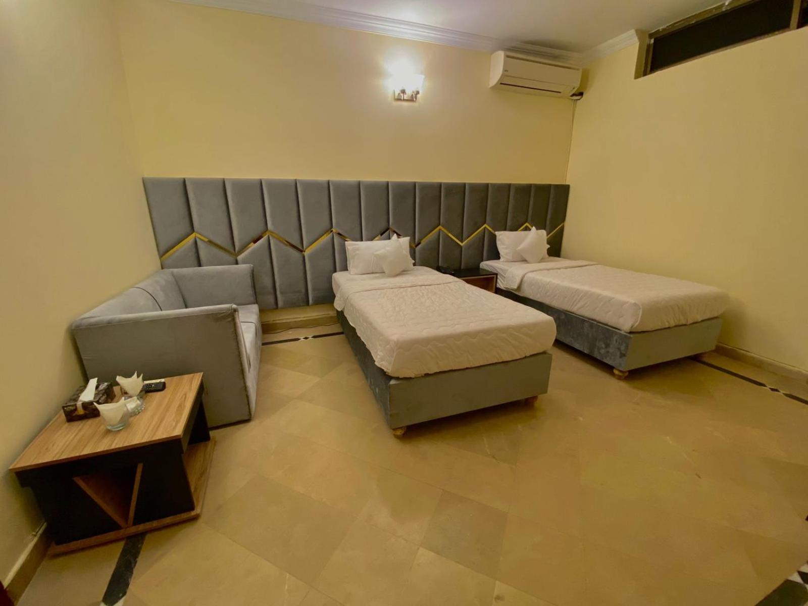 Budget Twin Room photo 2