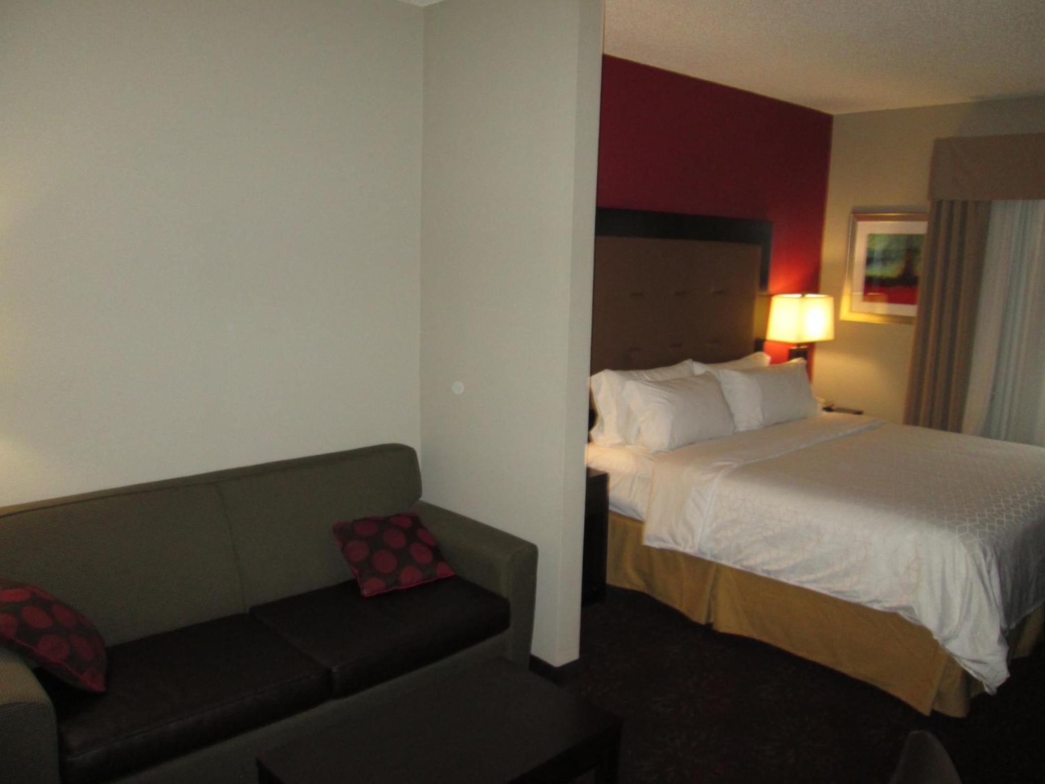 King Suite - Photo 2