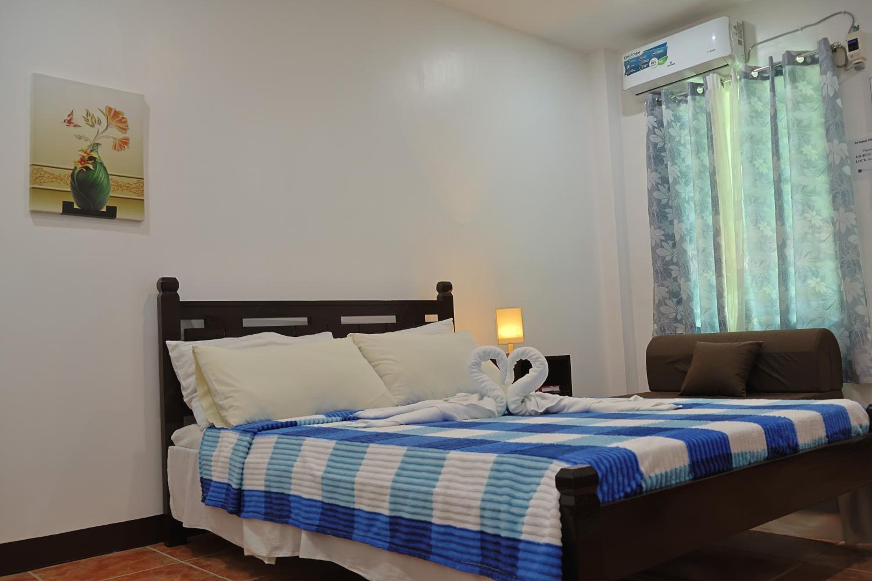 Comfort Triple Room with Shower photo 3