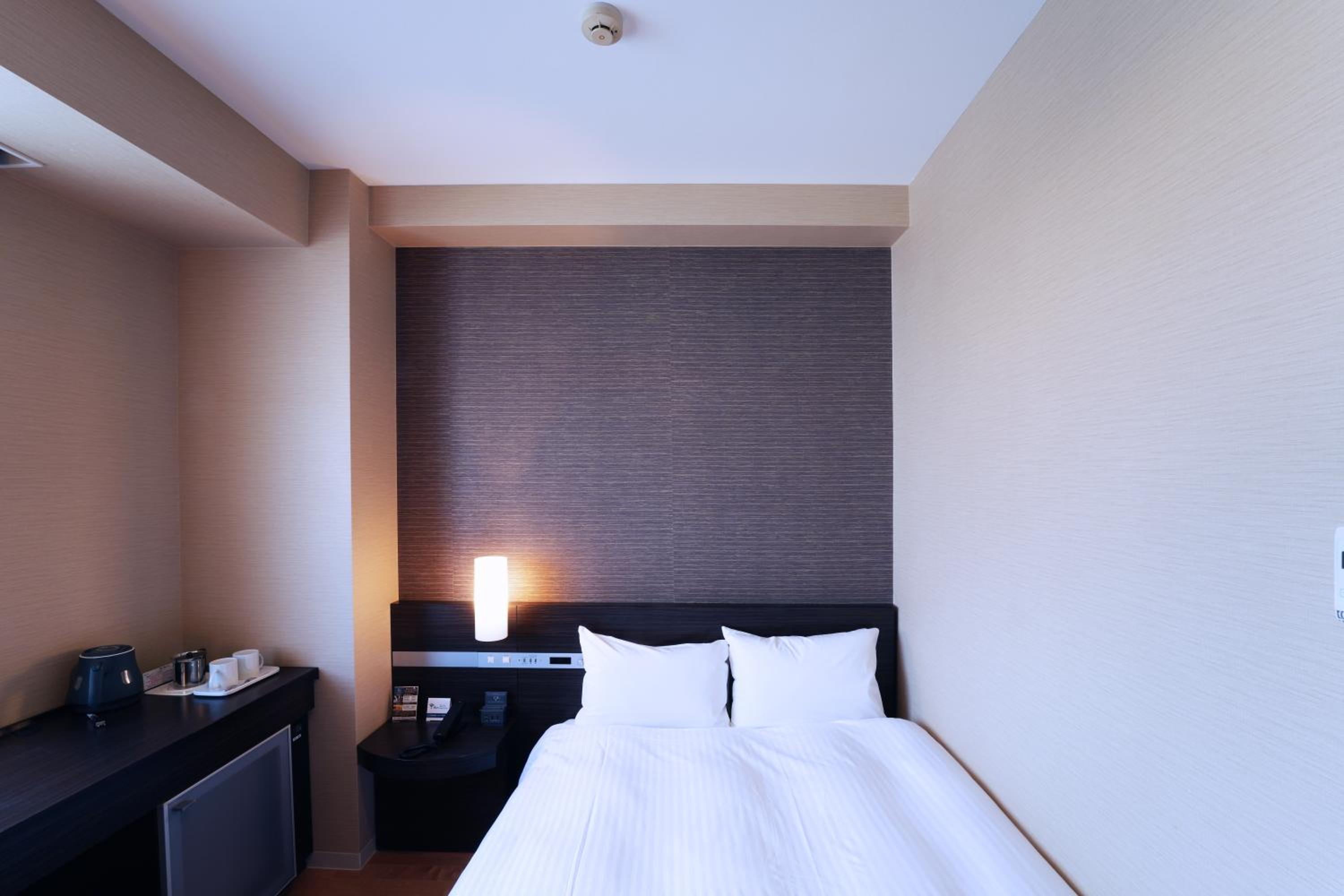 Standard Double Room with Small Double Bed - Non-Smoking - Photo 3