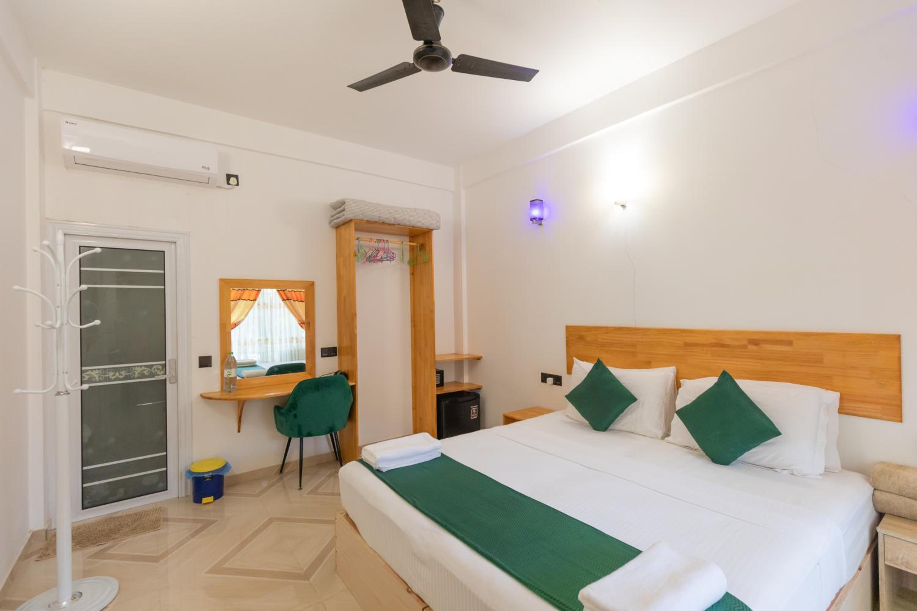 Deluxe Double Room photo 3