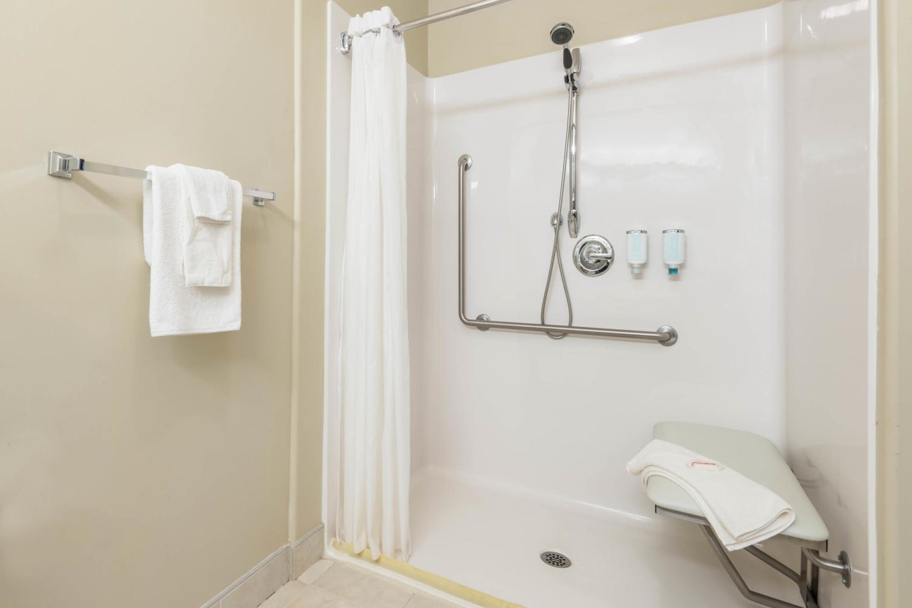 Queen Room - Disability Access - Non-Smoking - Photo 1